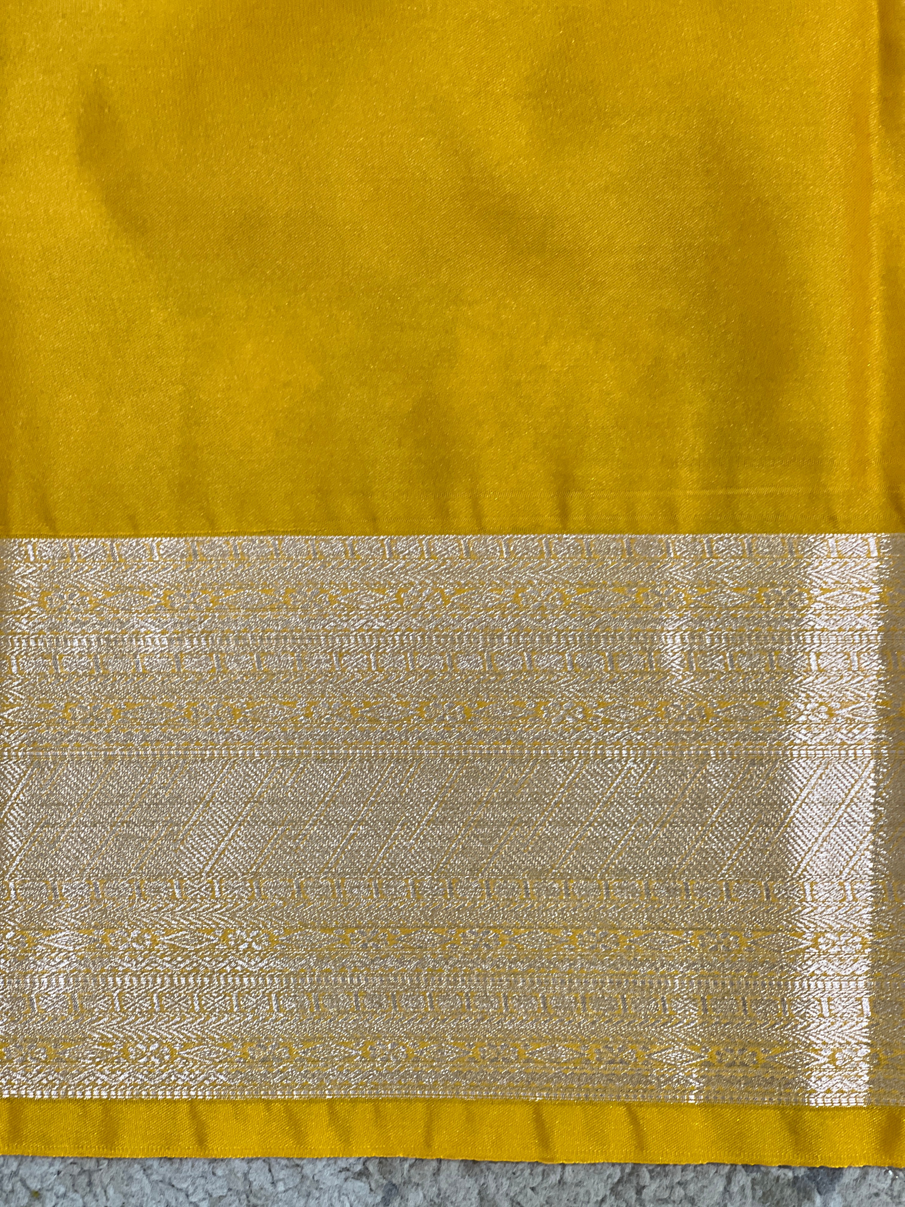 Abstract Pattern Soft Silk Saree | RVS298