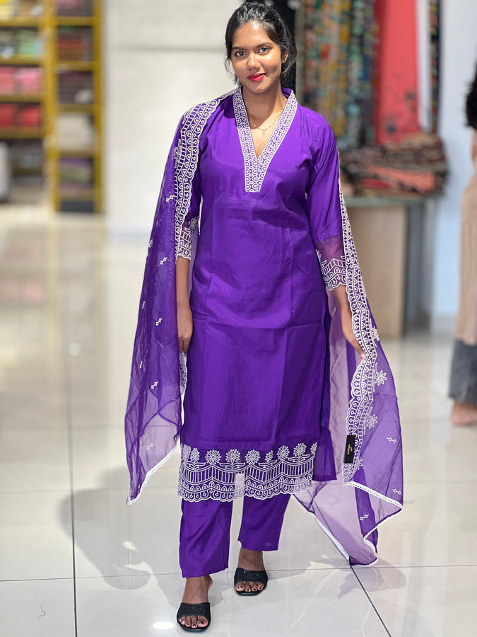 Point Embroidery Muslin Finish Kurta Set | FW319