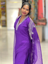 Point Embroidery Muslin Finish Kurta Set | FW319