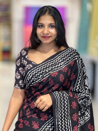 Hand Block Printed Pattern MulCotton Saree | AYD113