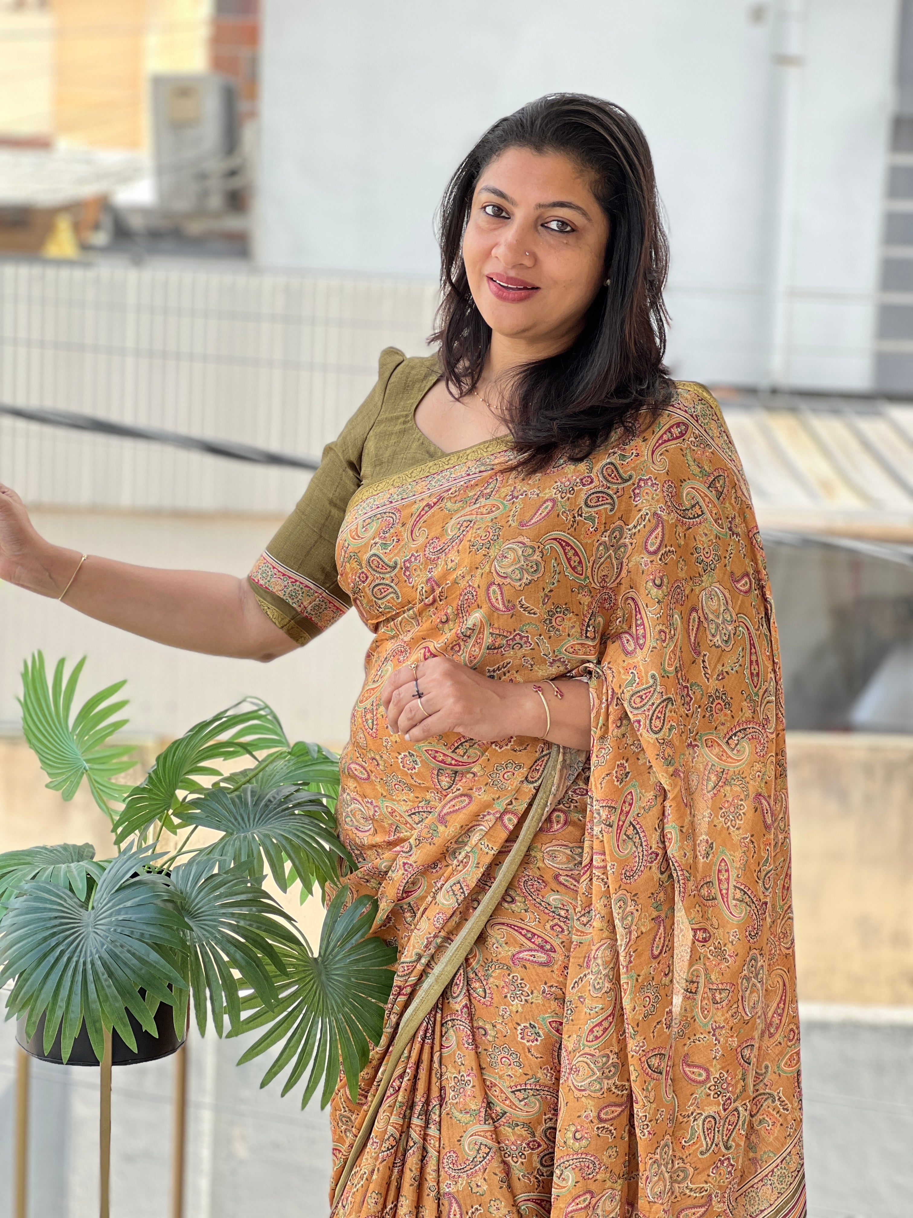 Paisley Printed Chinnon Saree | SSN357