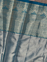 Traditional Zari Woven Banarasi Silk Saree | PMC142