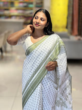 Printed Makki Patterned Cotton Blend Saree | VDA311