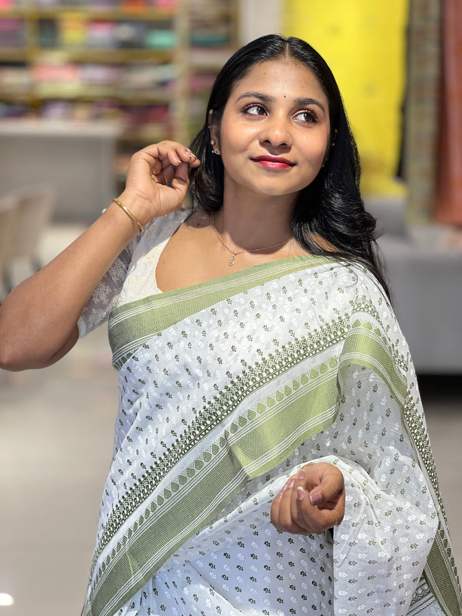 Printed Makki Patterned Cotton Blend Saree | VDA311