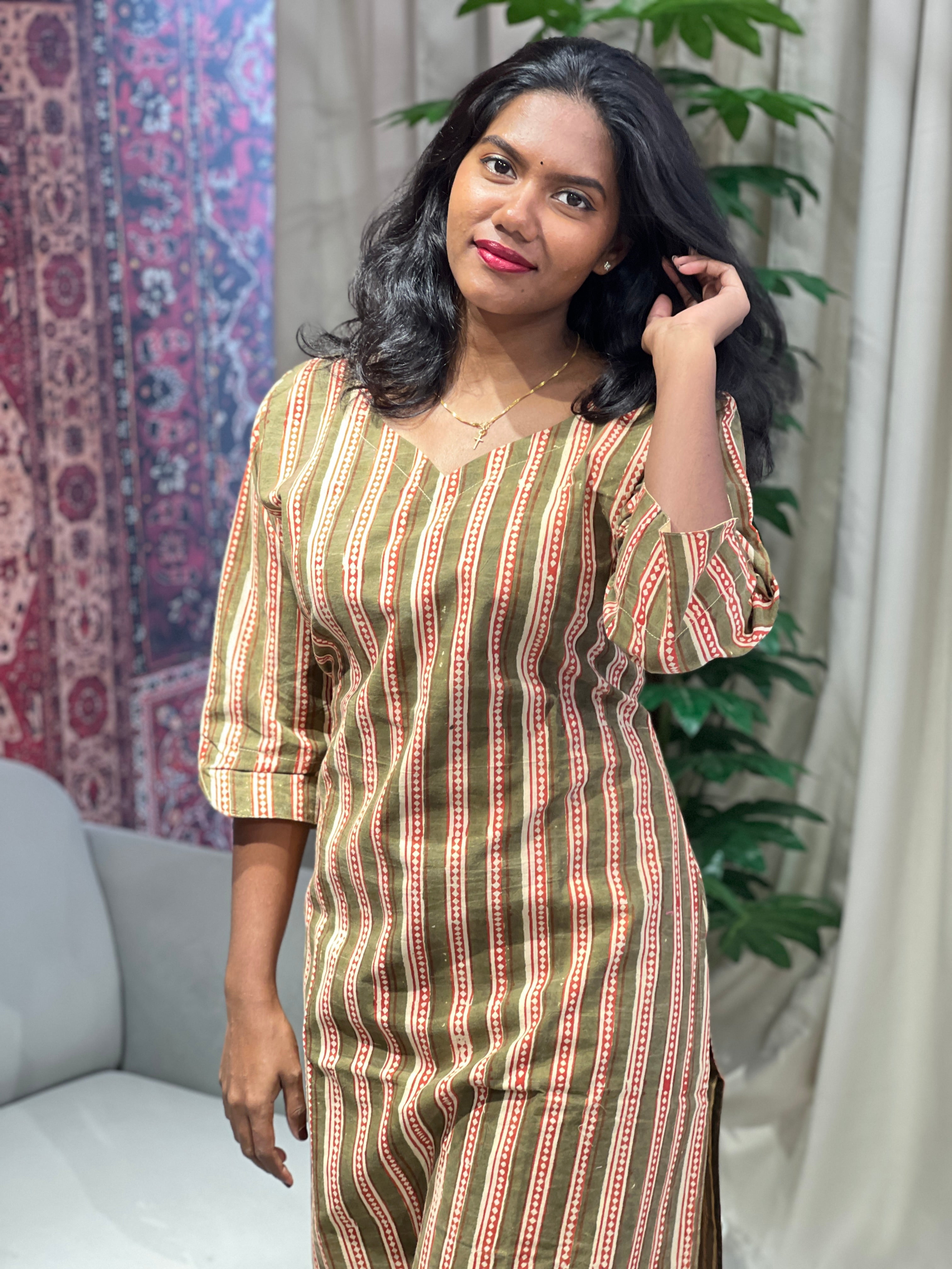 Stripe Print Detailed Cotton Kurta | RMLA164