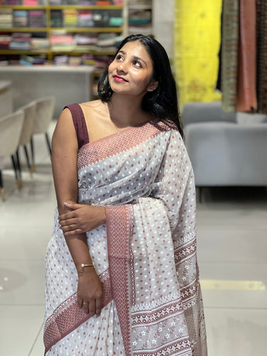 Printed Makki Patterned Cotton Blend Saree | VDA238
