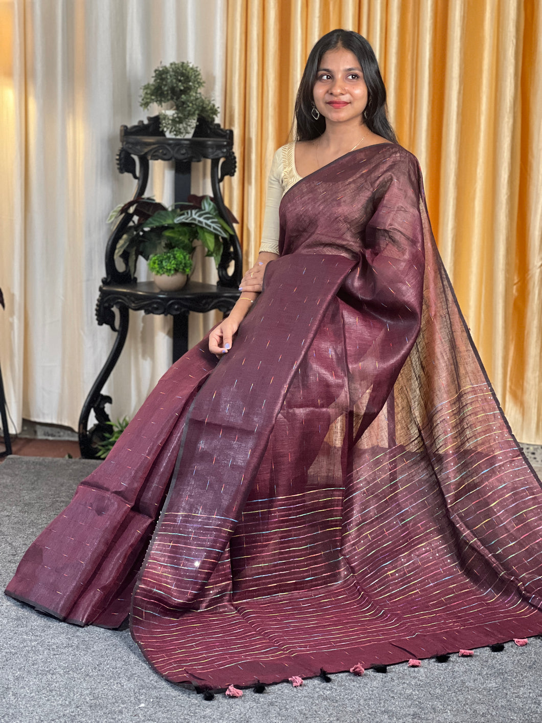 Kesiya Weaved Linen  Blended Saree | DLS314