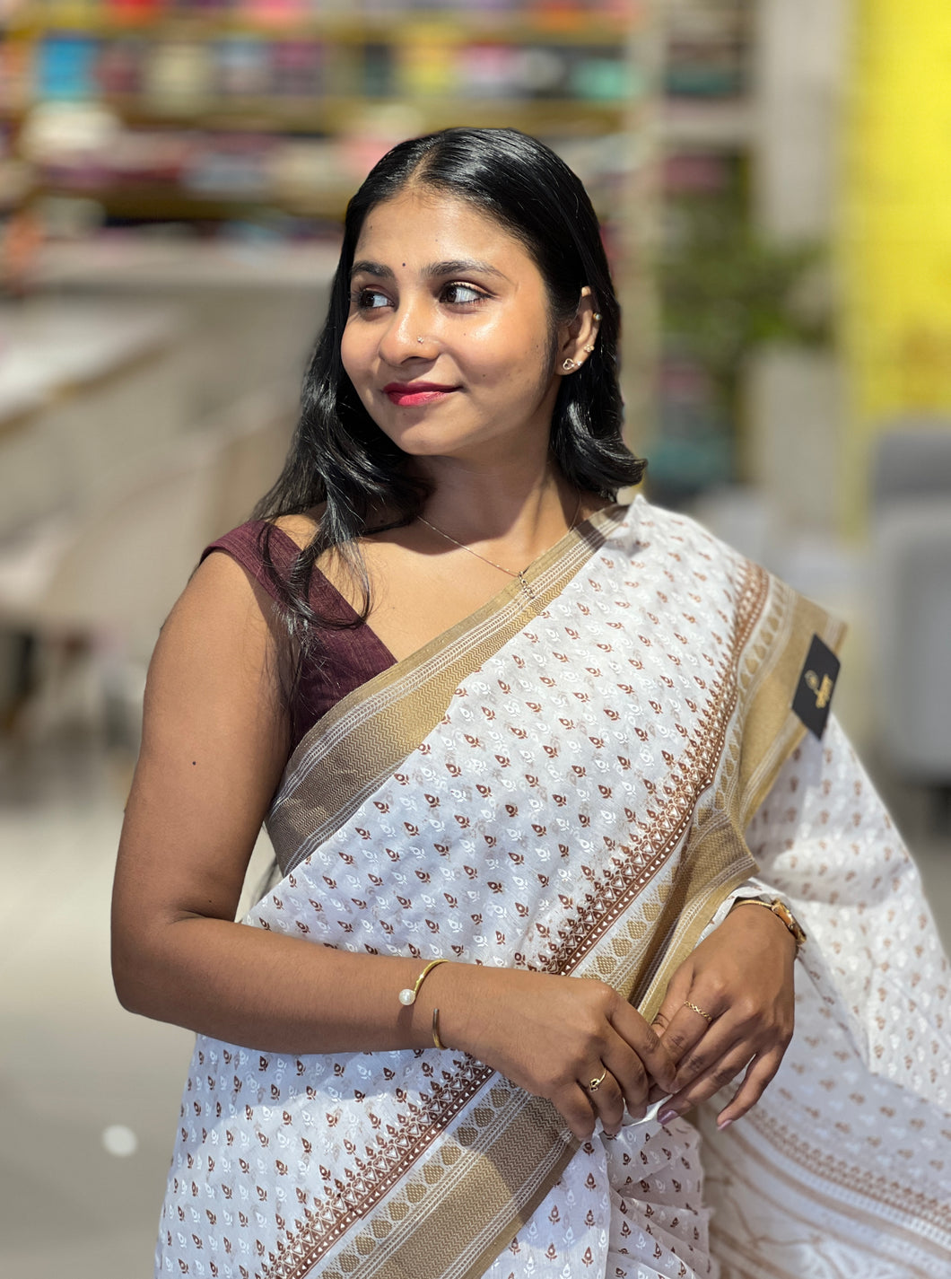 Printed Makki Patterned Cotton Blend Saree | VDA312