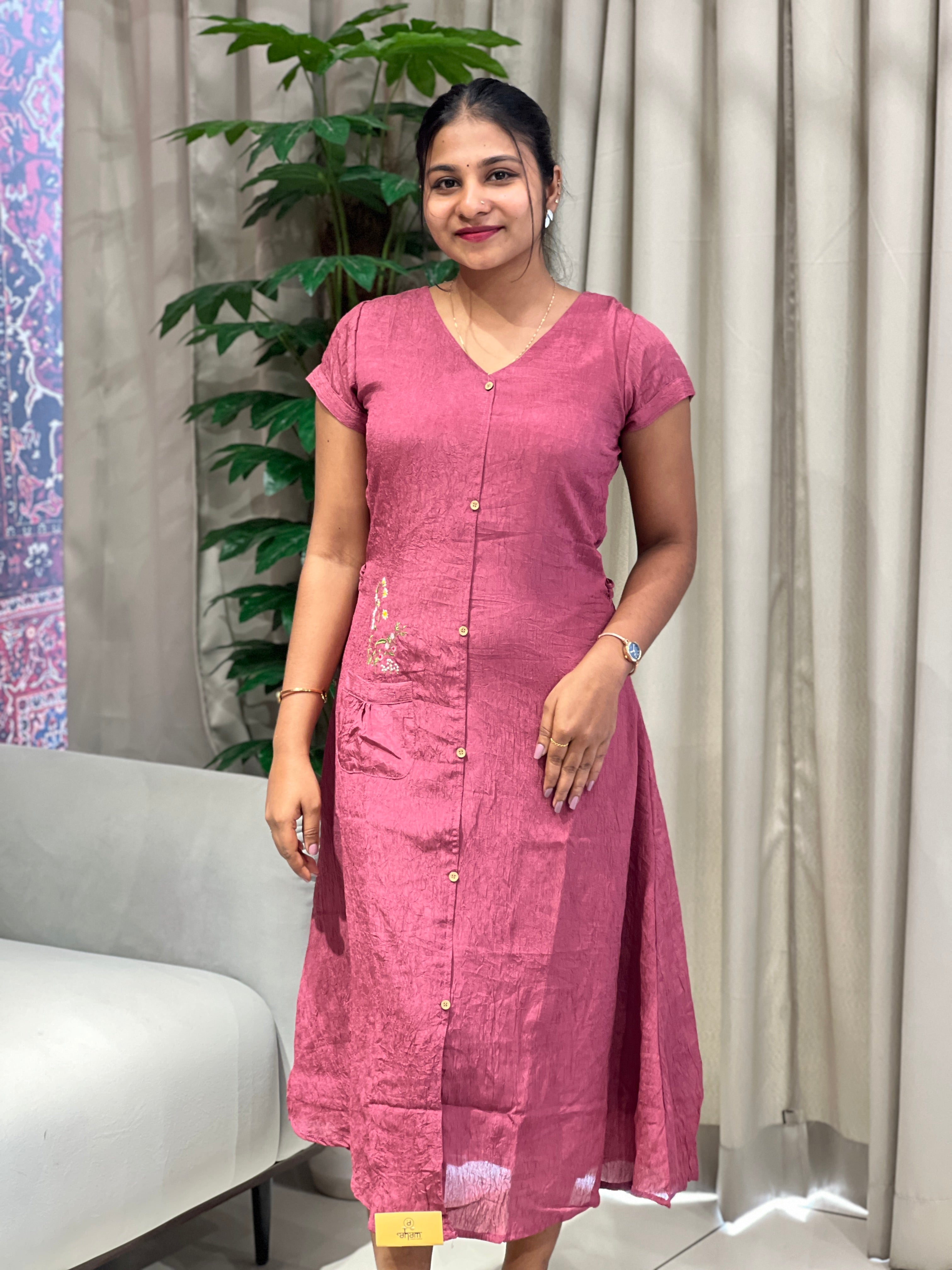 Embroidery Detailed Crushed Silk Kurta | VSI117