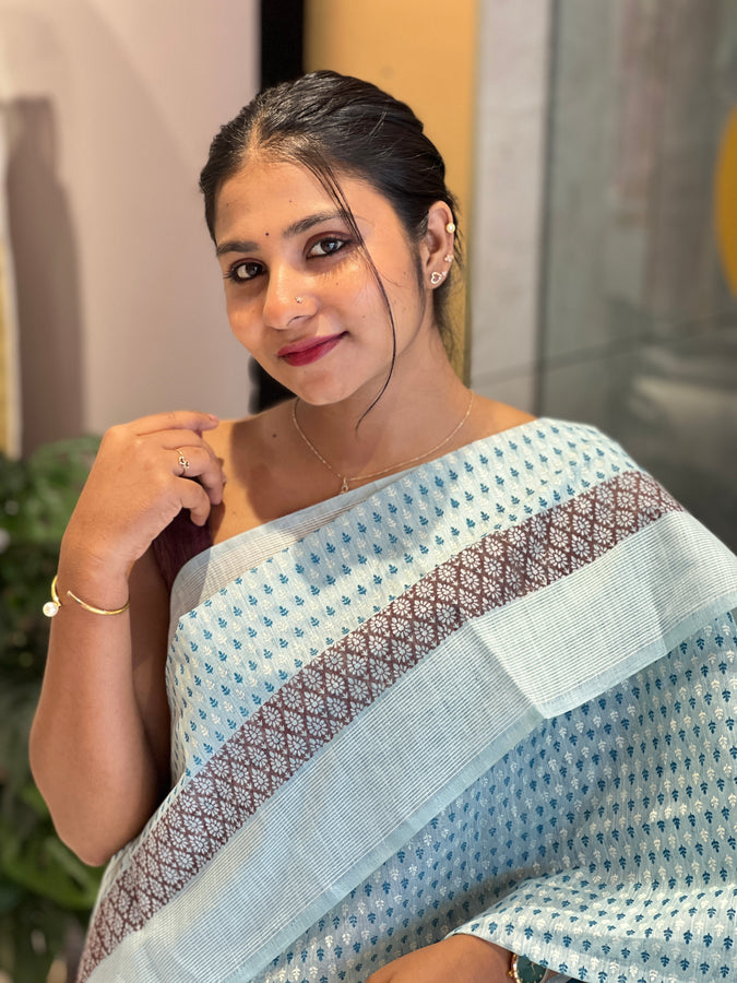 Printed Makki Patterned Cotton Blend Saree | VDA222