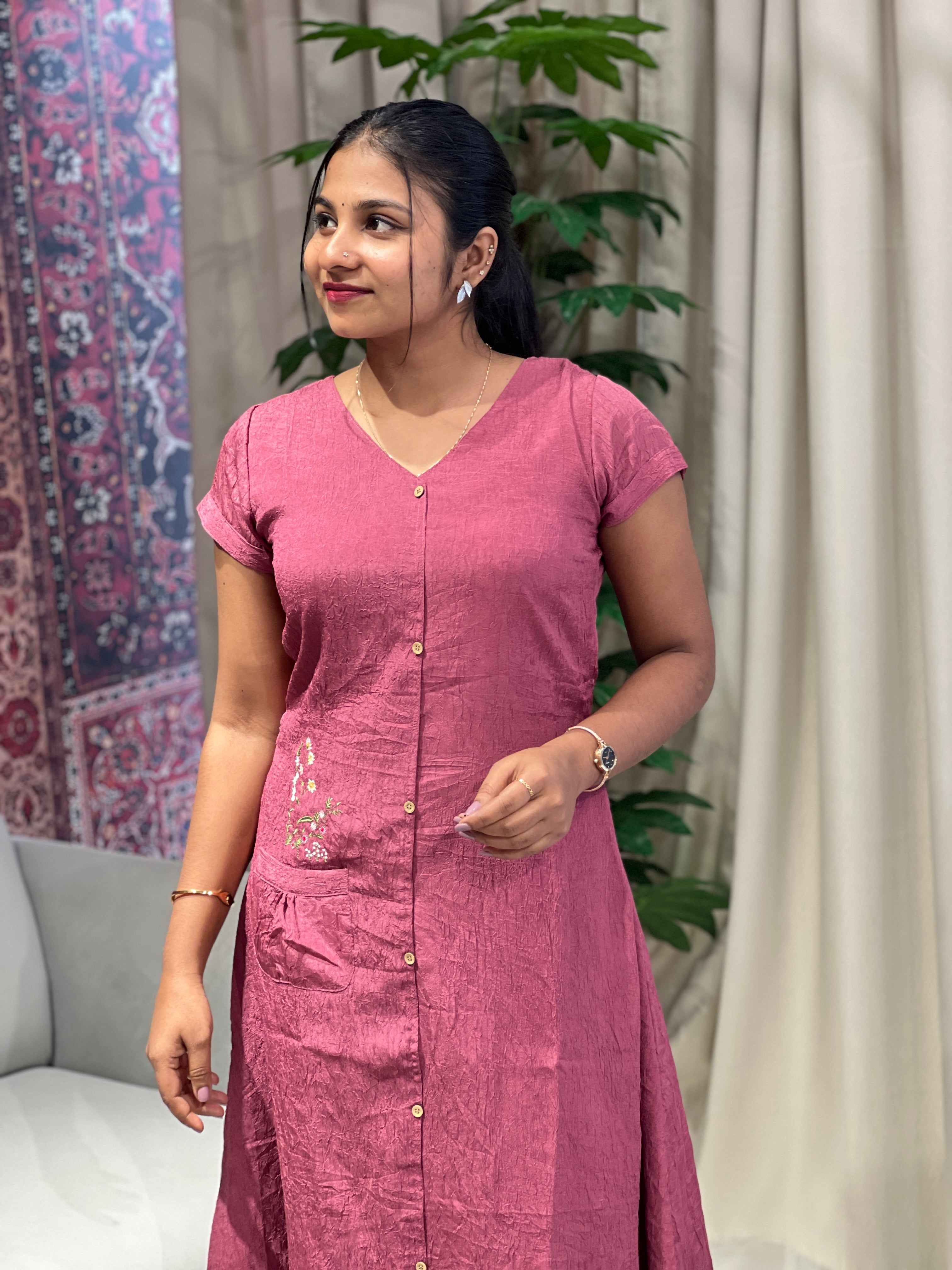 Embroidery Detailed Crushed Silk Kurta | VSI117