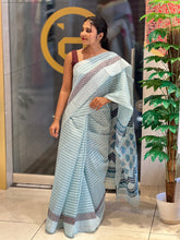 Printed Makki Patterned Cotton Blend Saree | VDA222