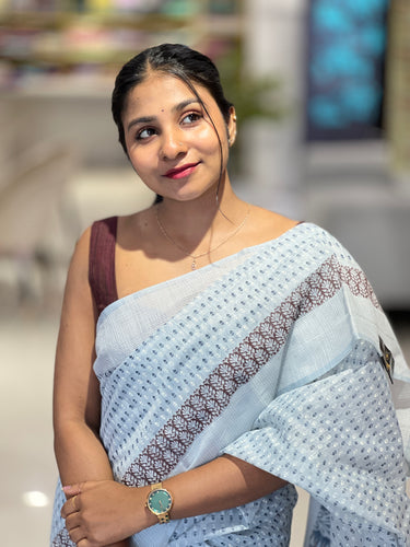 Printed Makki Patterned Cotton Blend Saree | VDA223