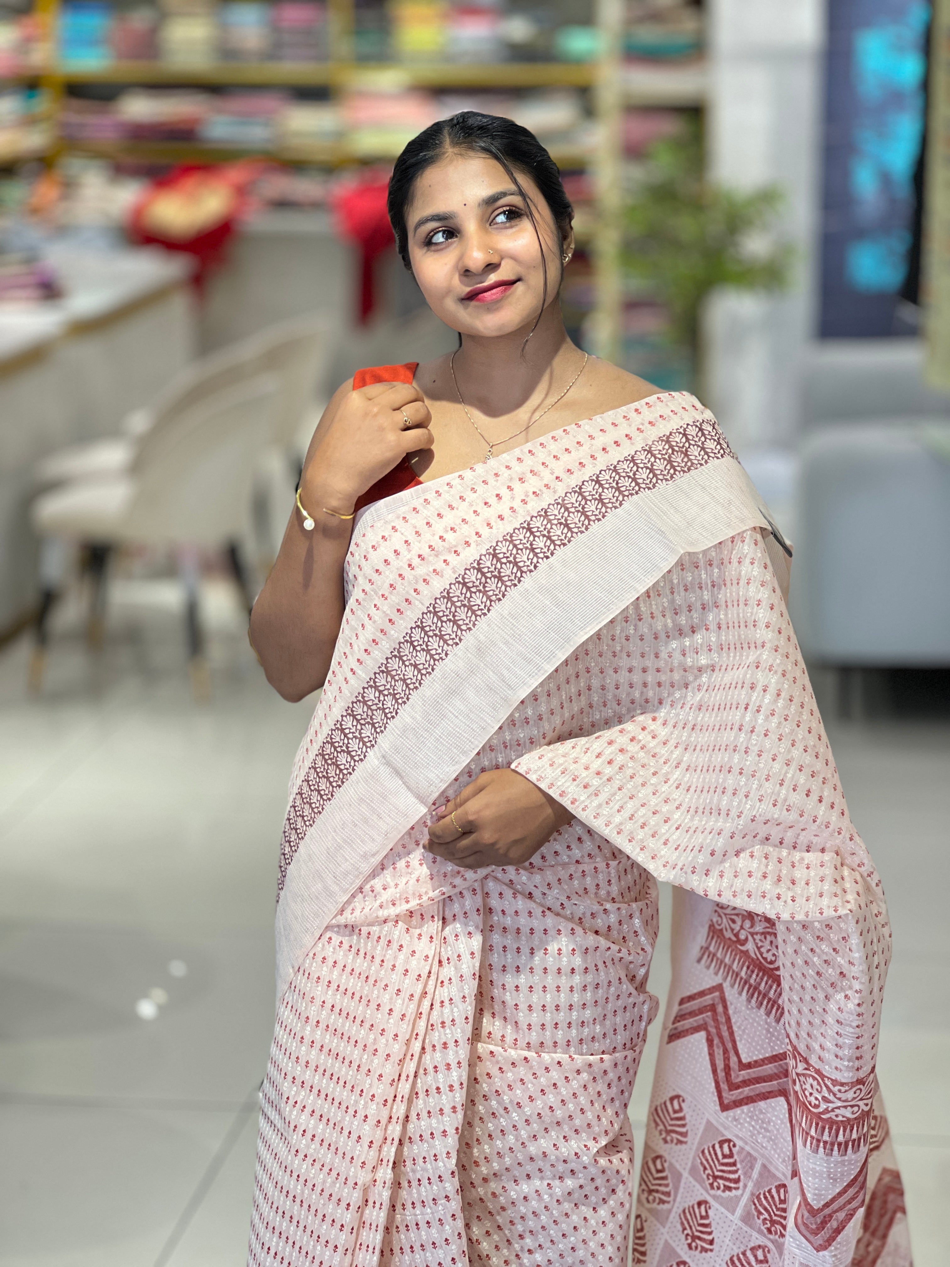 Printed Makki Patterned Cotton Blend Saree | VDA225