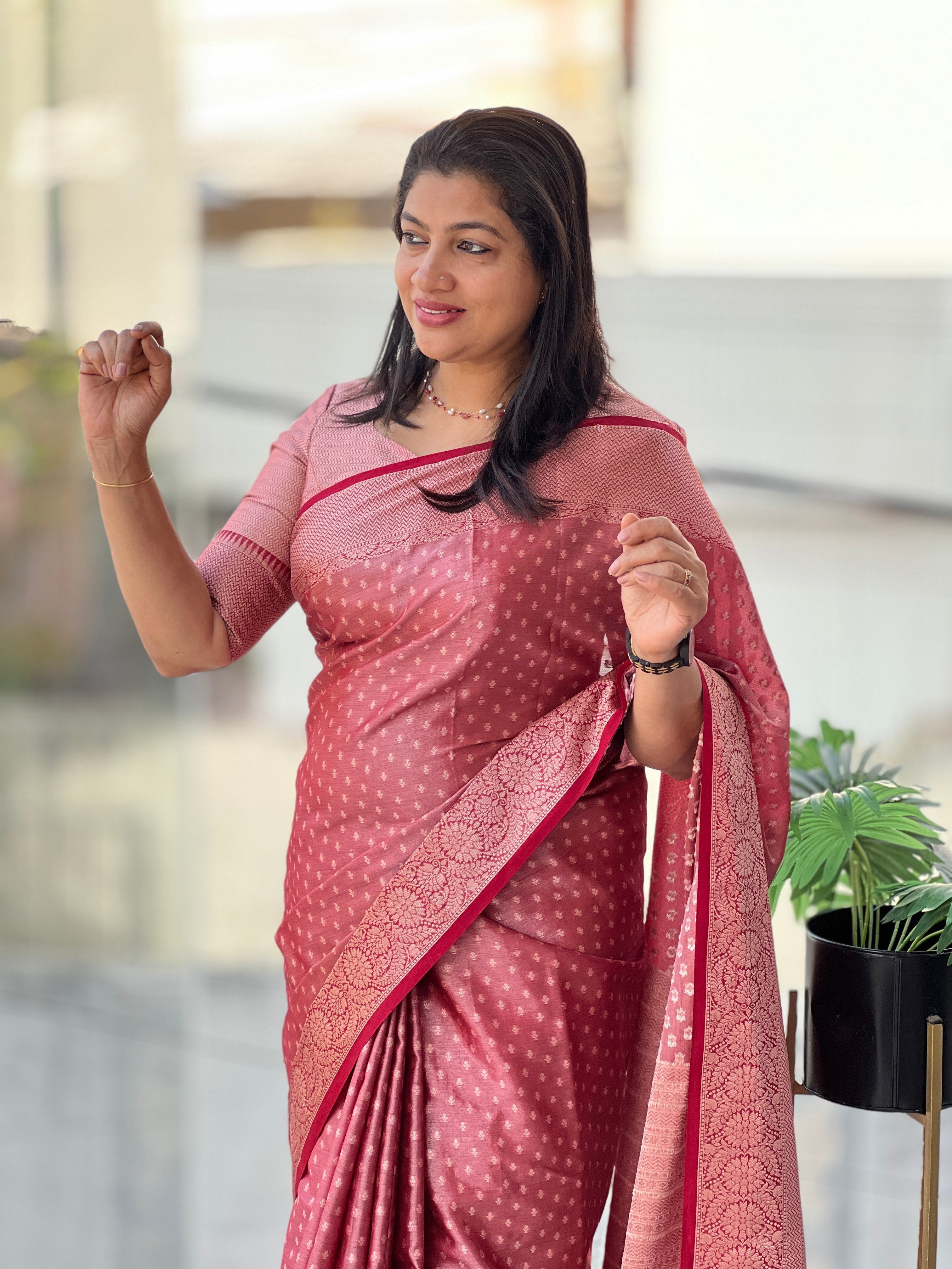 Zari Woven Semi Banarasi Saree | NN453