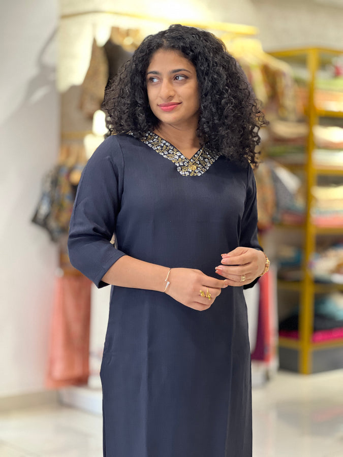 Floral Embroidered Rayon Blend Kurta | RGA275