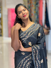 Floral Zari Woven Banarasi Silk Saree  | NN333