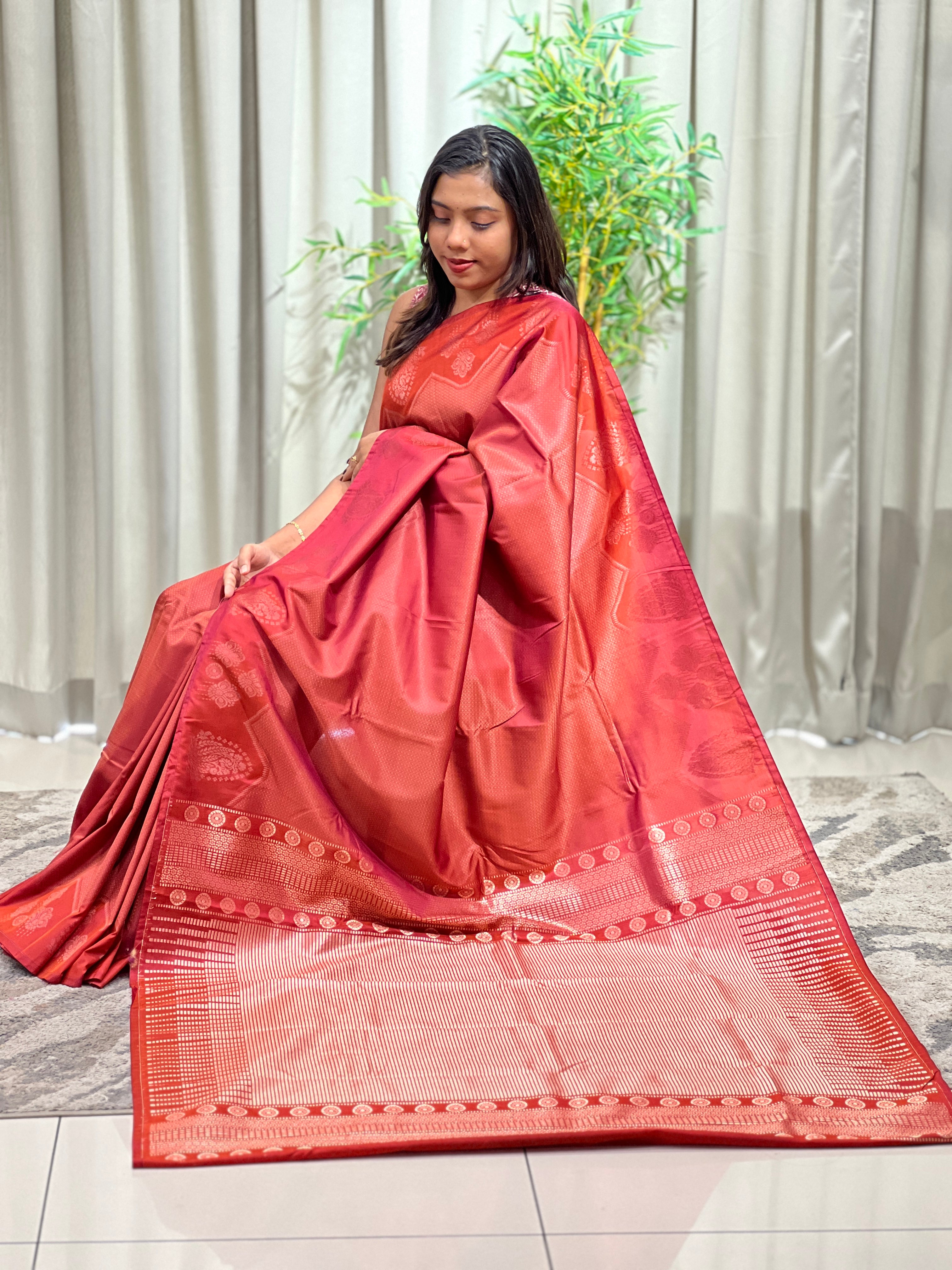 Thread Woven Pattern Soft Silk Saree | RVS283