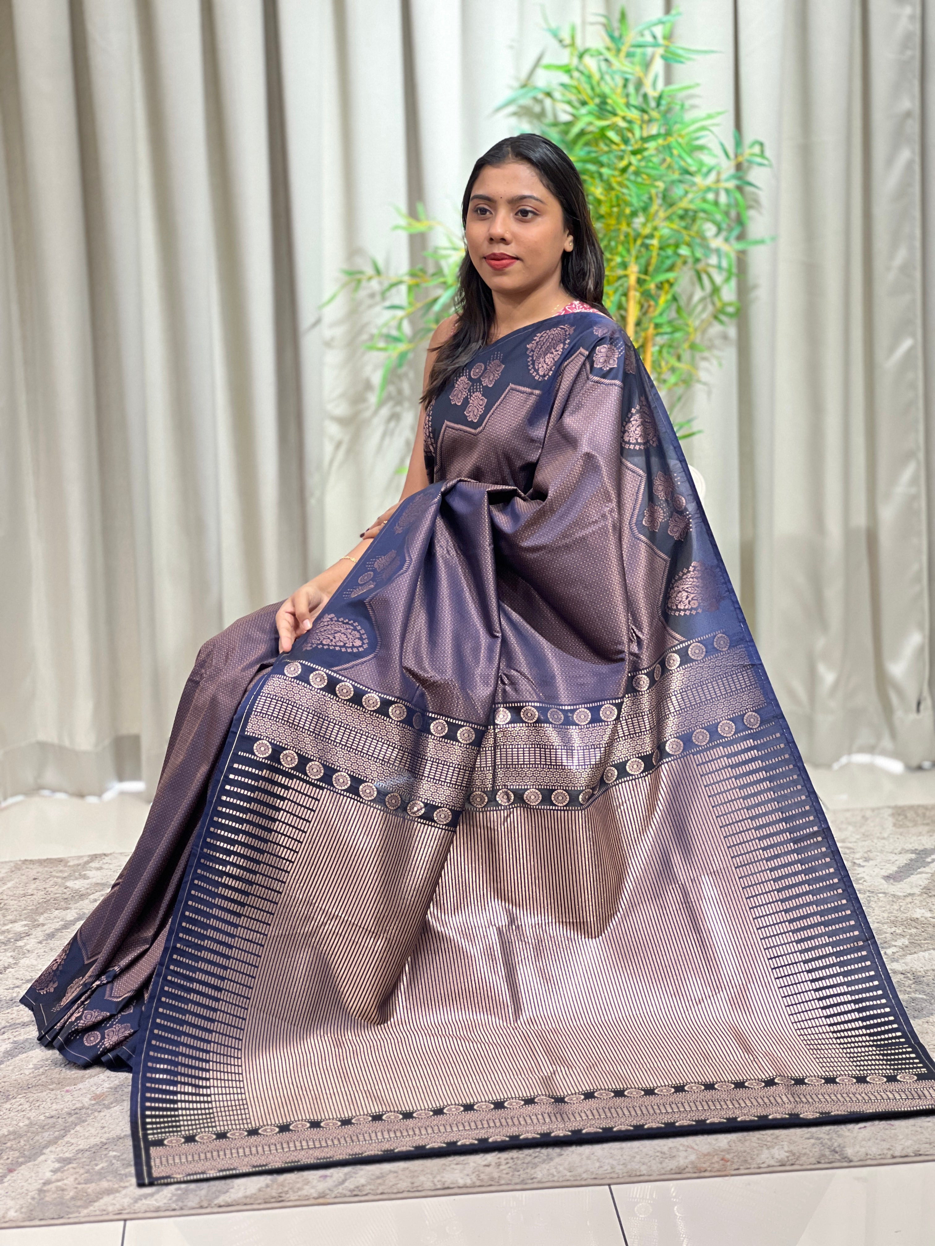 Thread Woven Pattern Soft Silk Saree | RVS290