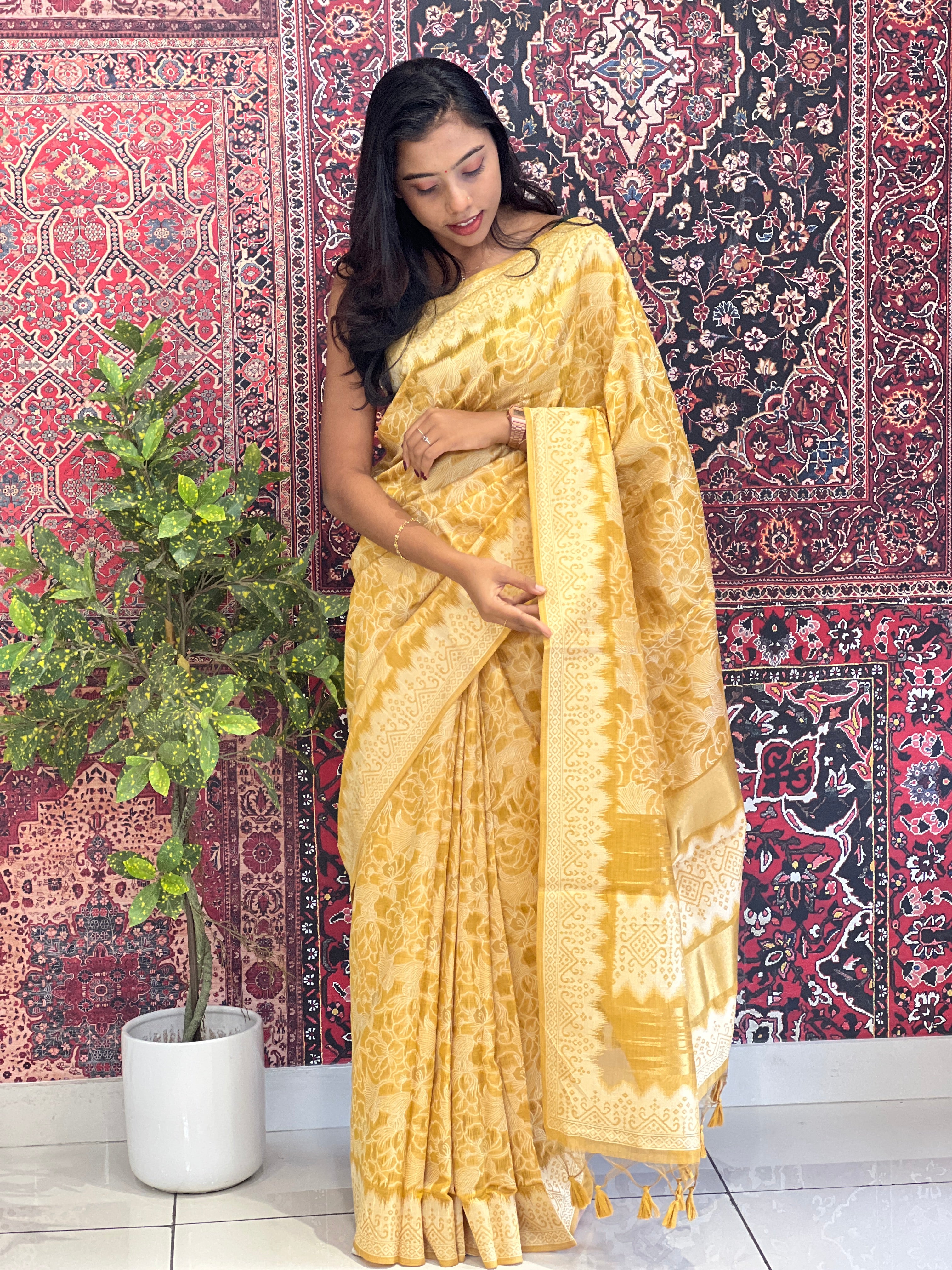 Thread Woven Floral Patterned Semi Silk Saree | GMS178