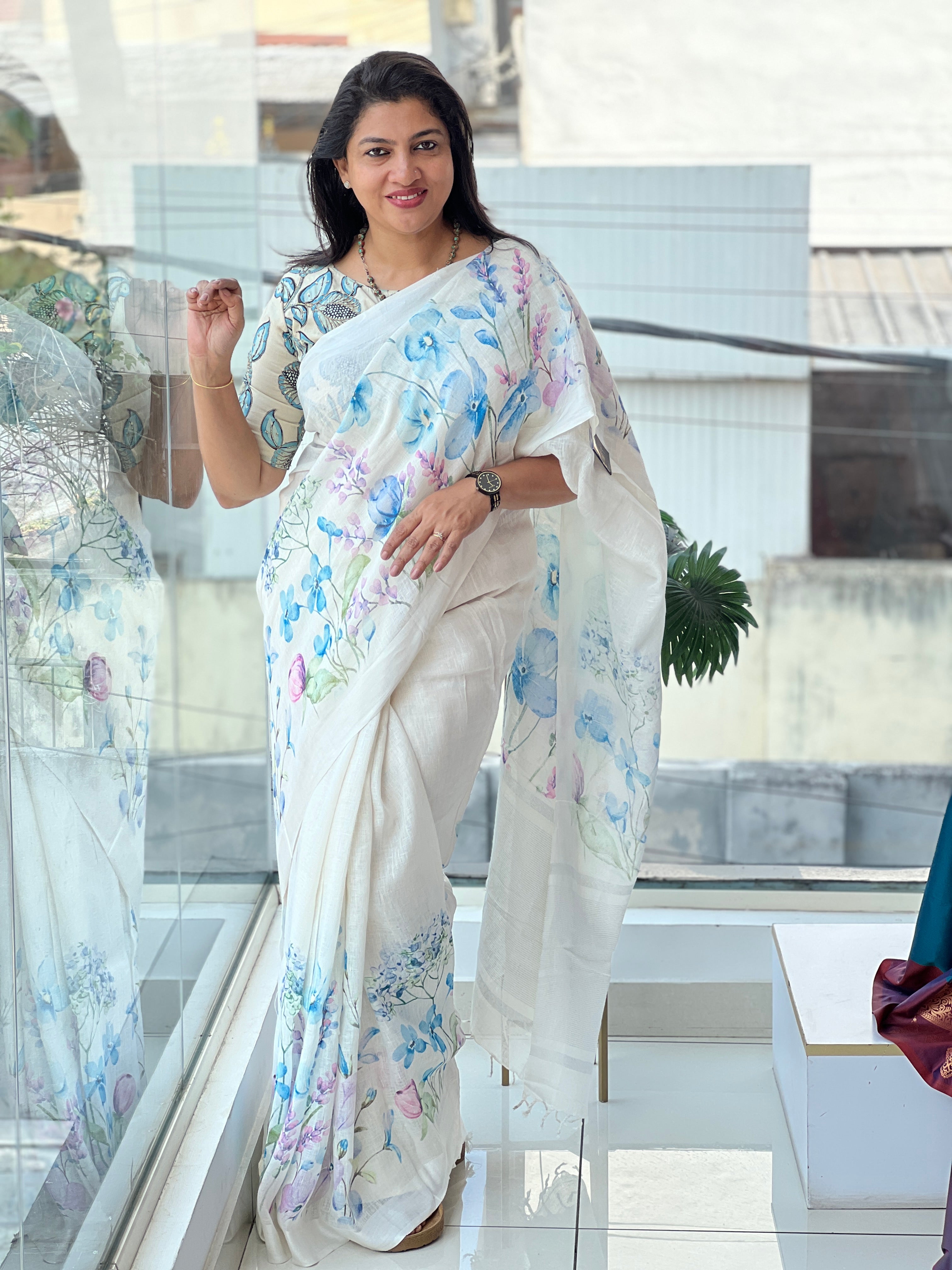 Floral Digital Print Detailed Linen Saree | MR401