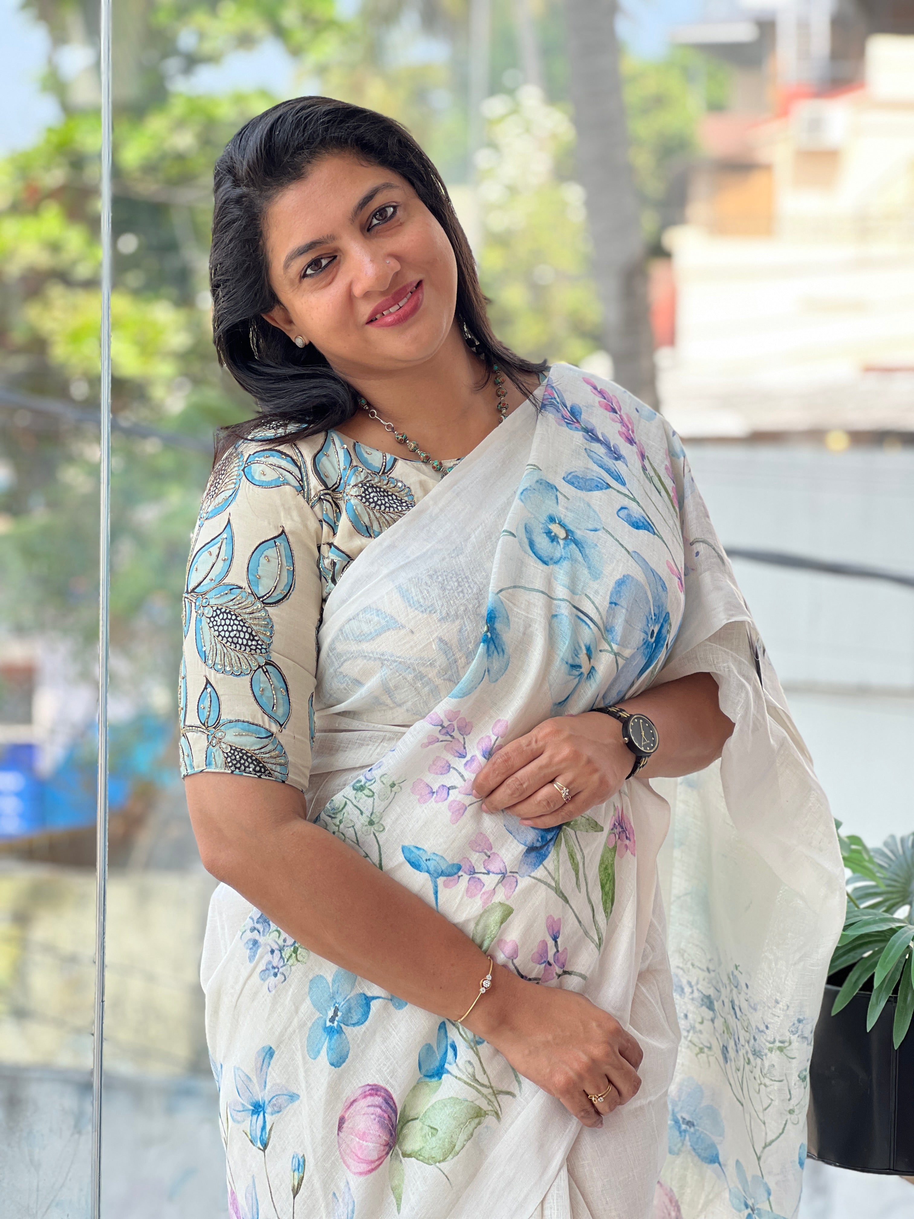 Floral Digital Print Detailed Linen Saree | MR401