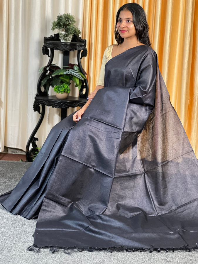 Noil Tussar Saree With Solid Body | HS1191