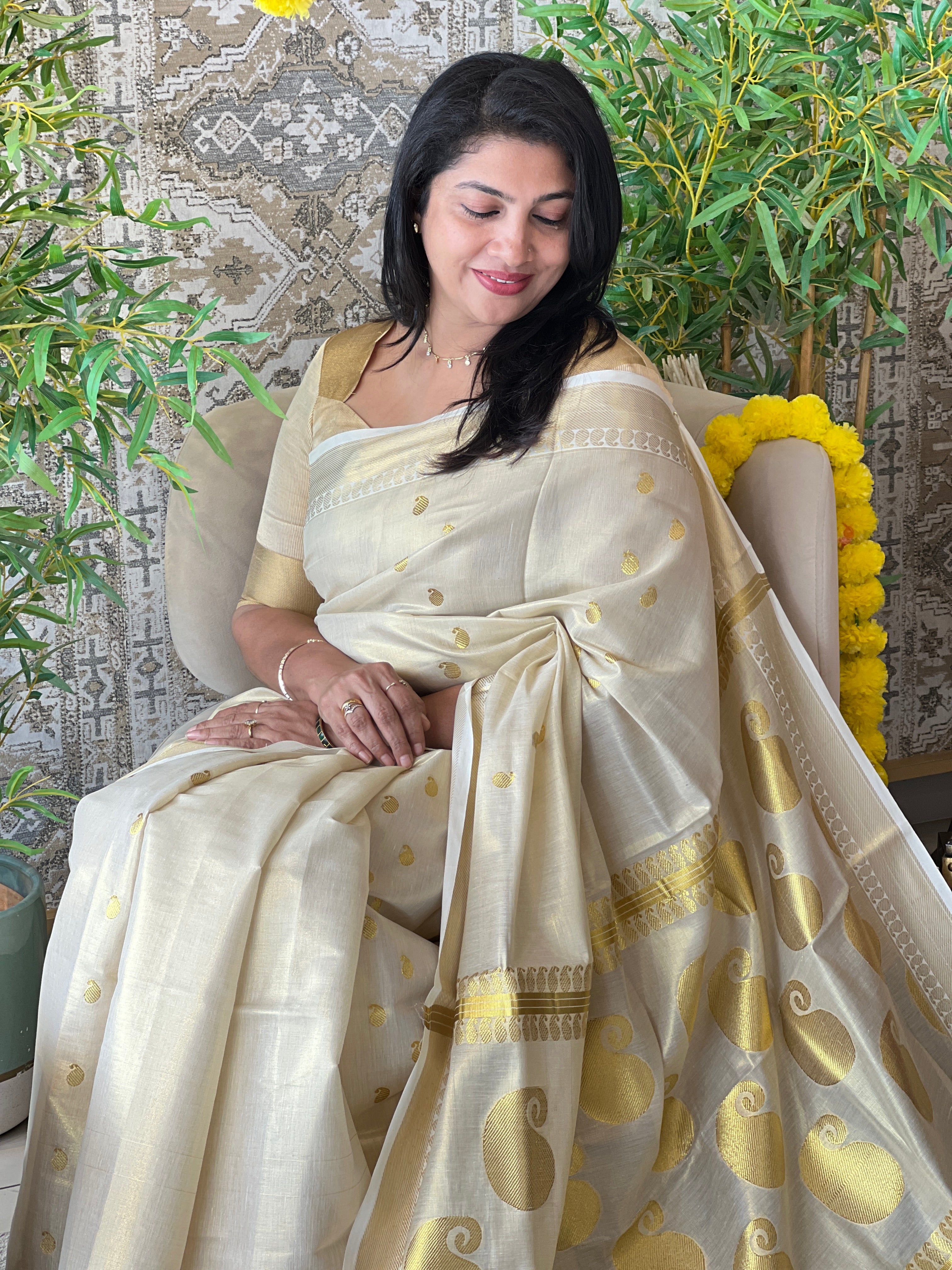 Traditional Paisley Design Kerala Tissue Saree | RLF157