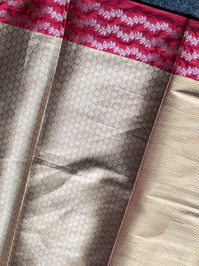 Geometric Patterned Tissue Saree With Contrast Border | NN151