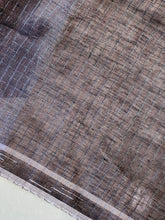Zari & Lurex Yarn Weaved Stripe Patterned Linen Saree | DLS337