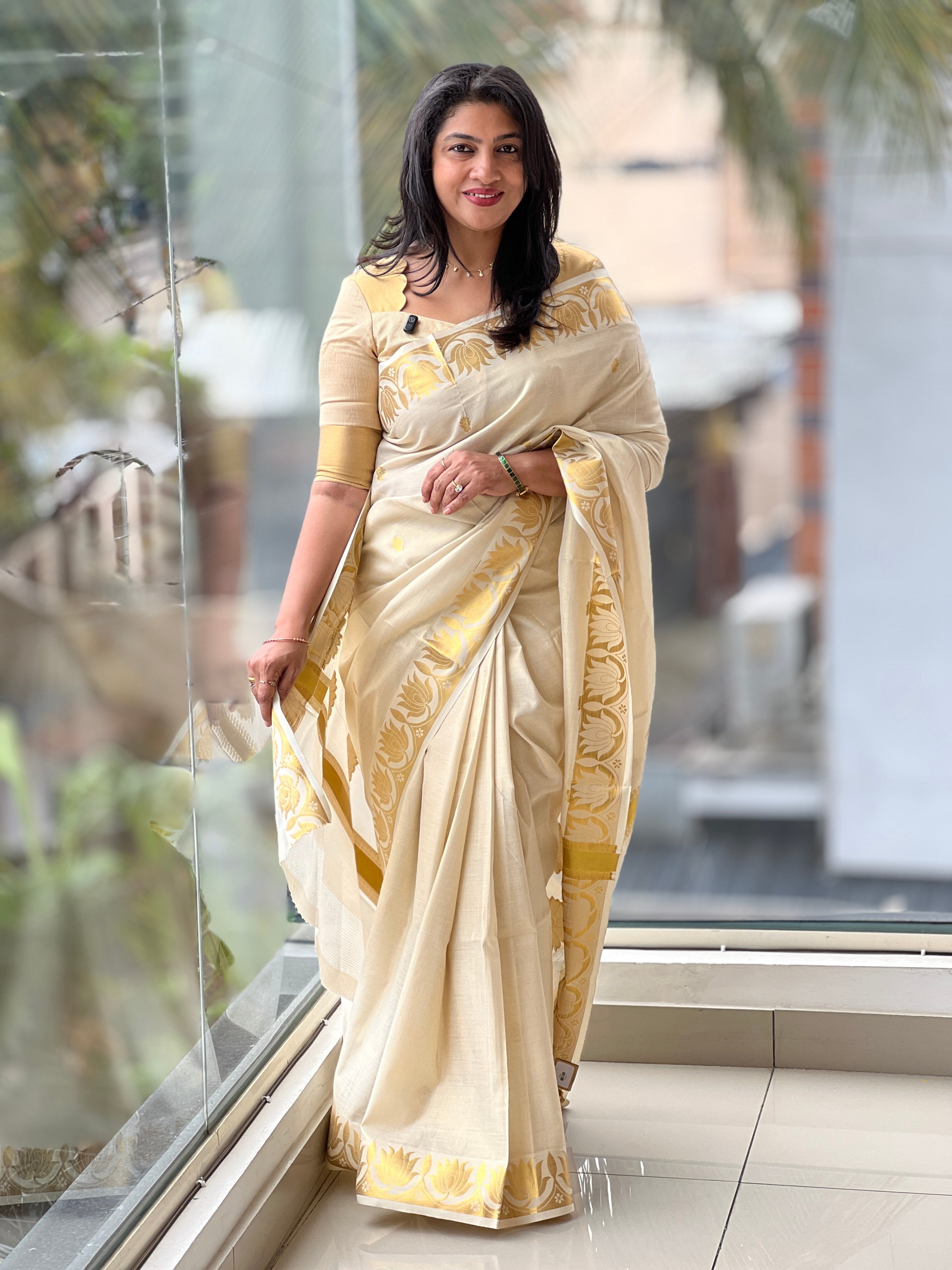 Lotus Border Pattern Tissue Kerala Saree | RLF156