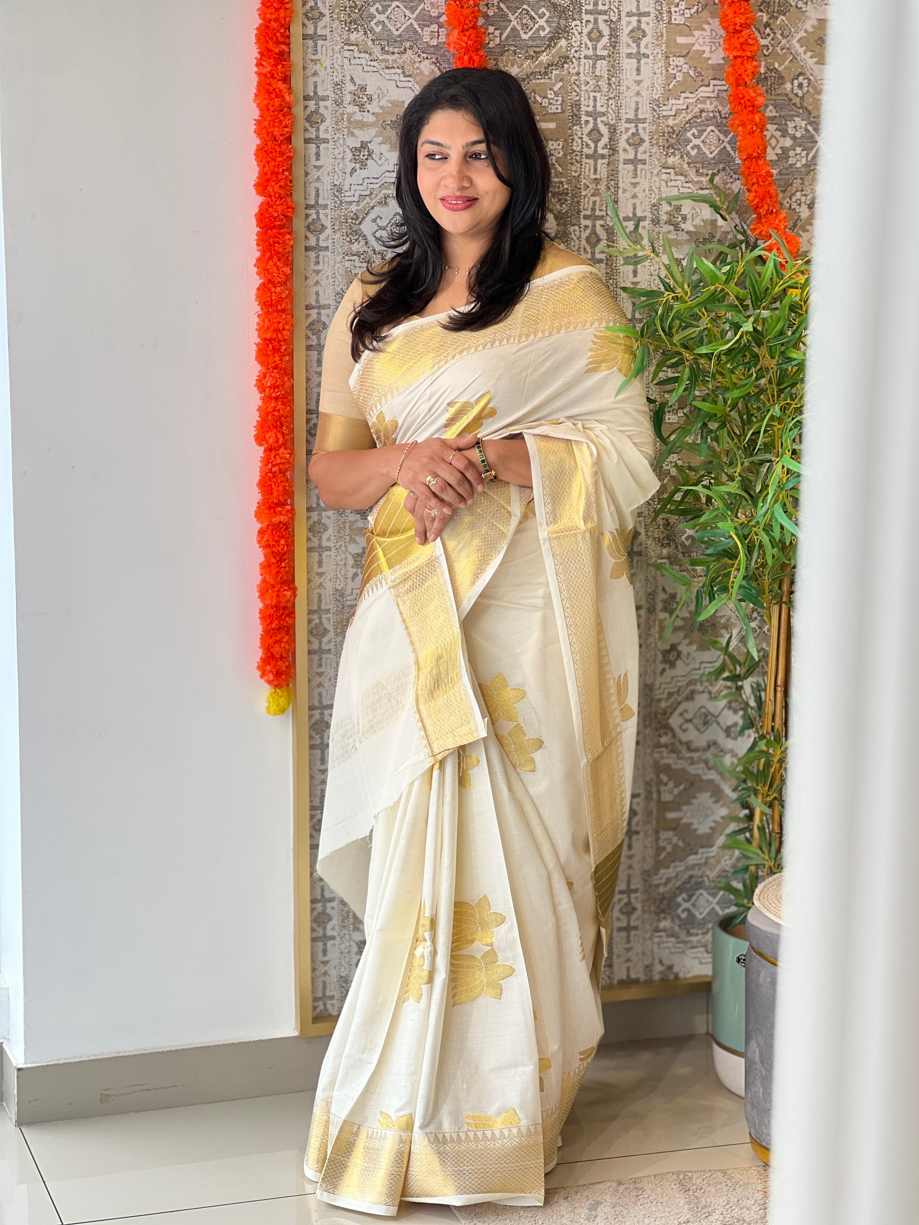 Double Lotus Motifs Pattern Kerala Cotton Saree | RLF190