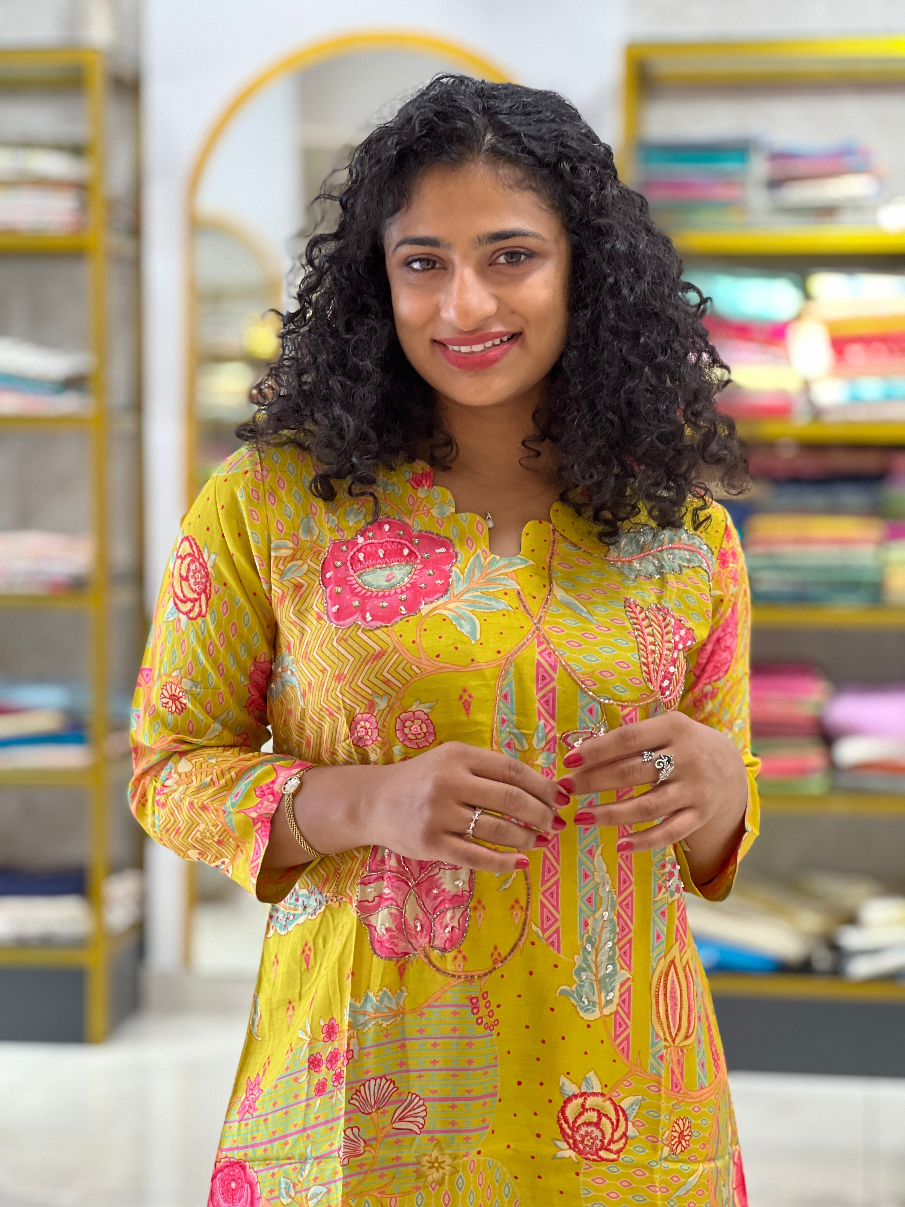 Floral Patterned Muslin Finish Kurta Set | FW159