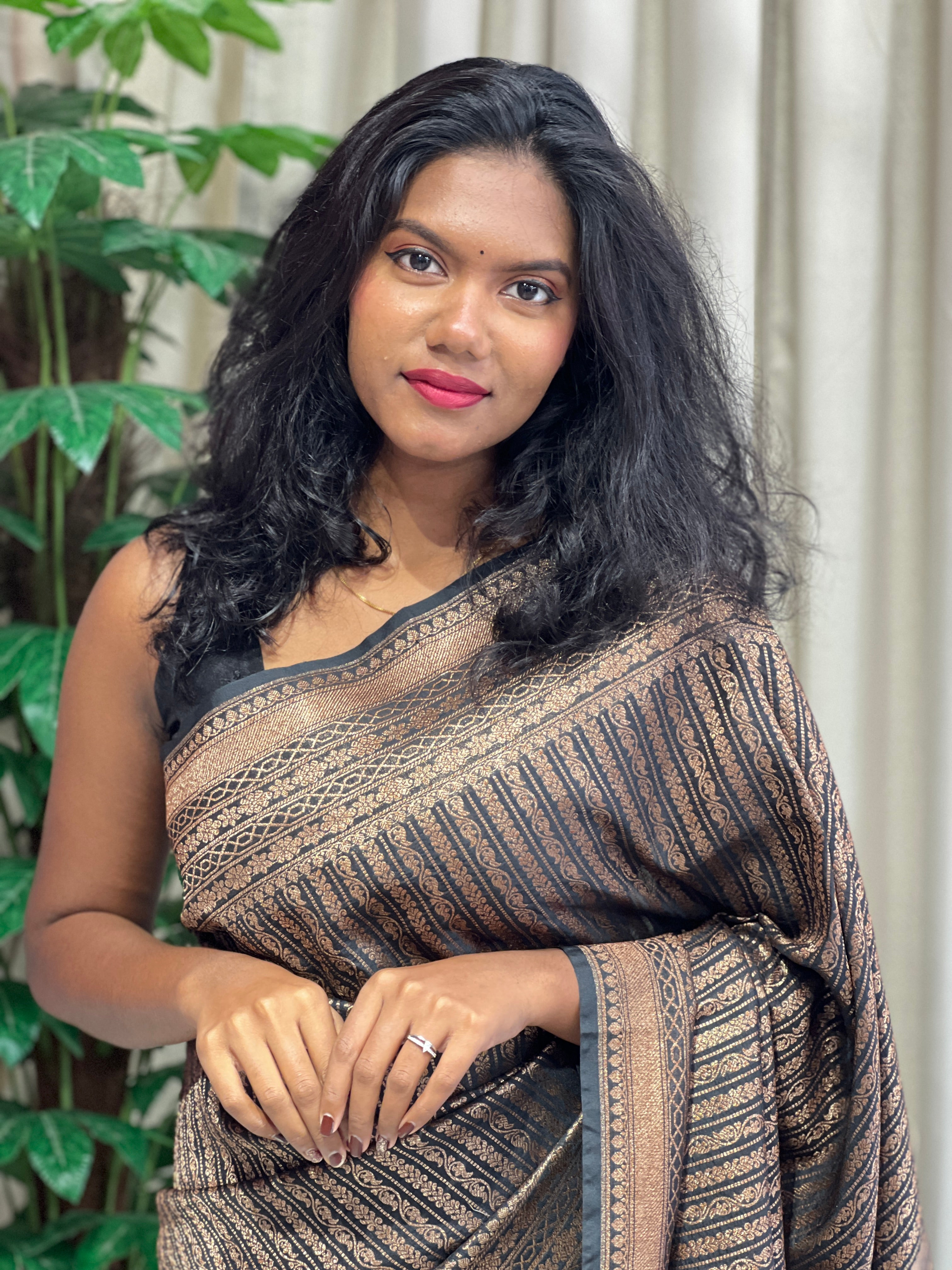 Antique Zari & Thread Woven Banarasi Silk Saree | YNG1068