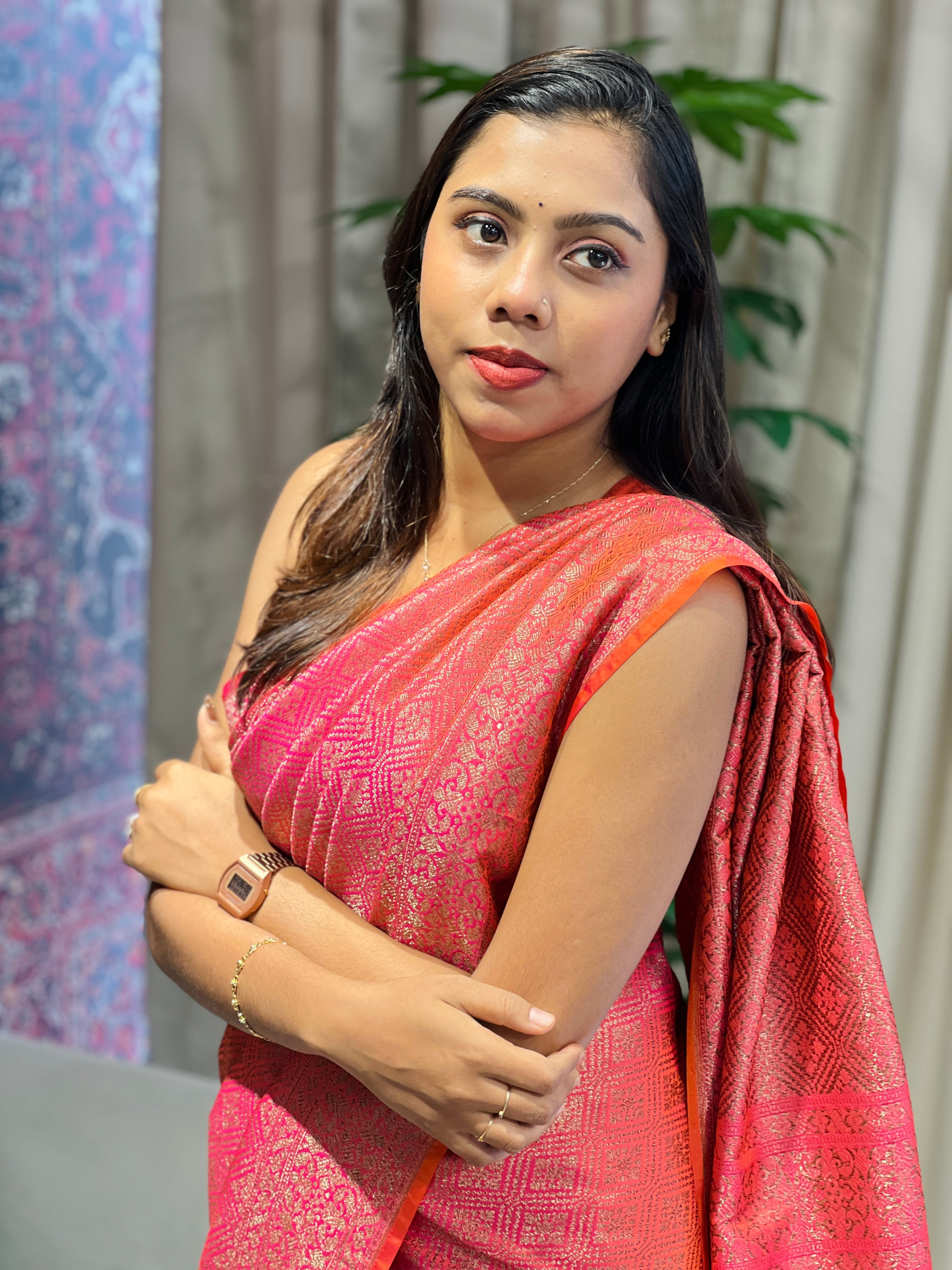 Zari And Thread Woven Banarasi Saree | YNG1067