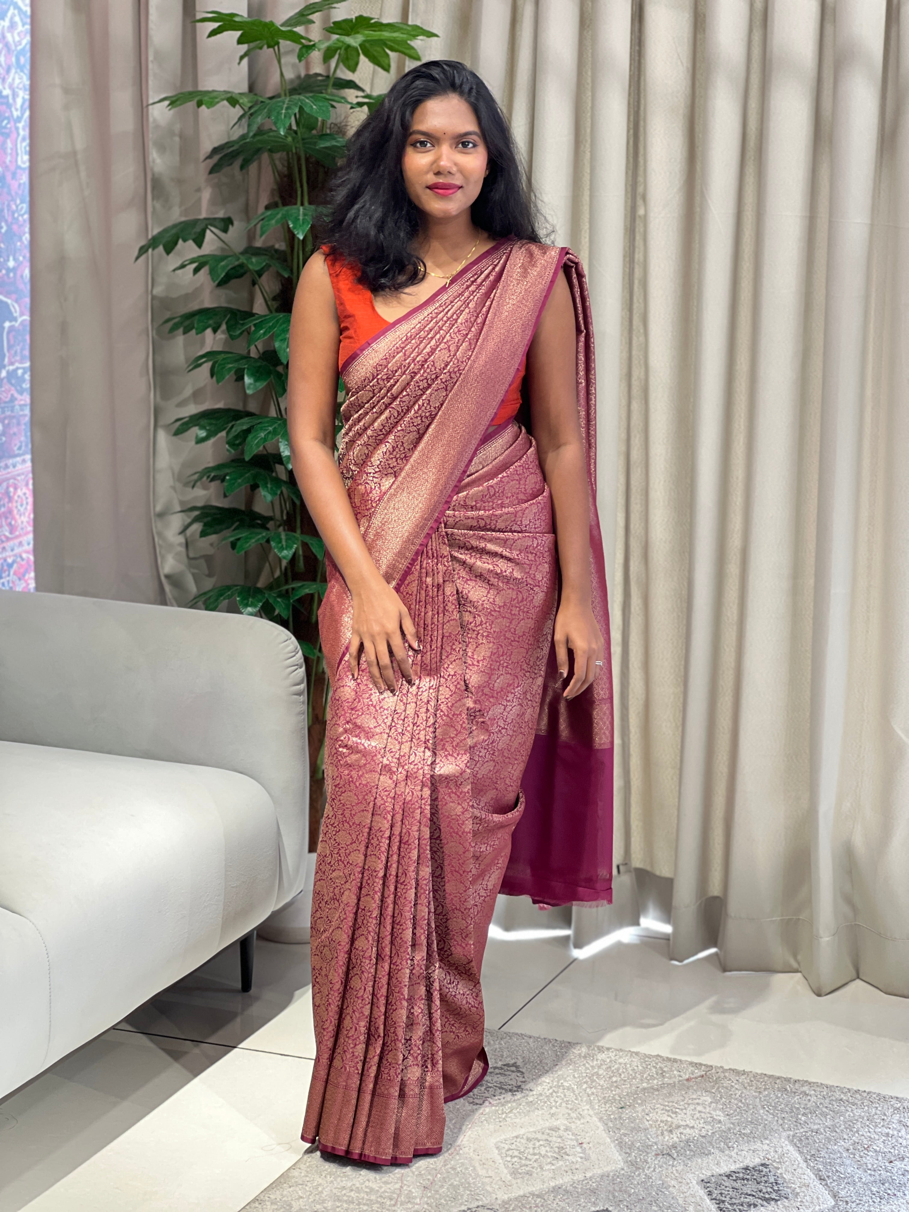 Antique Zari And Thread Woven Banarasi Saree | YNG1065