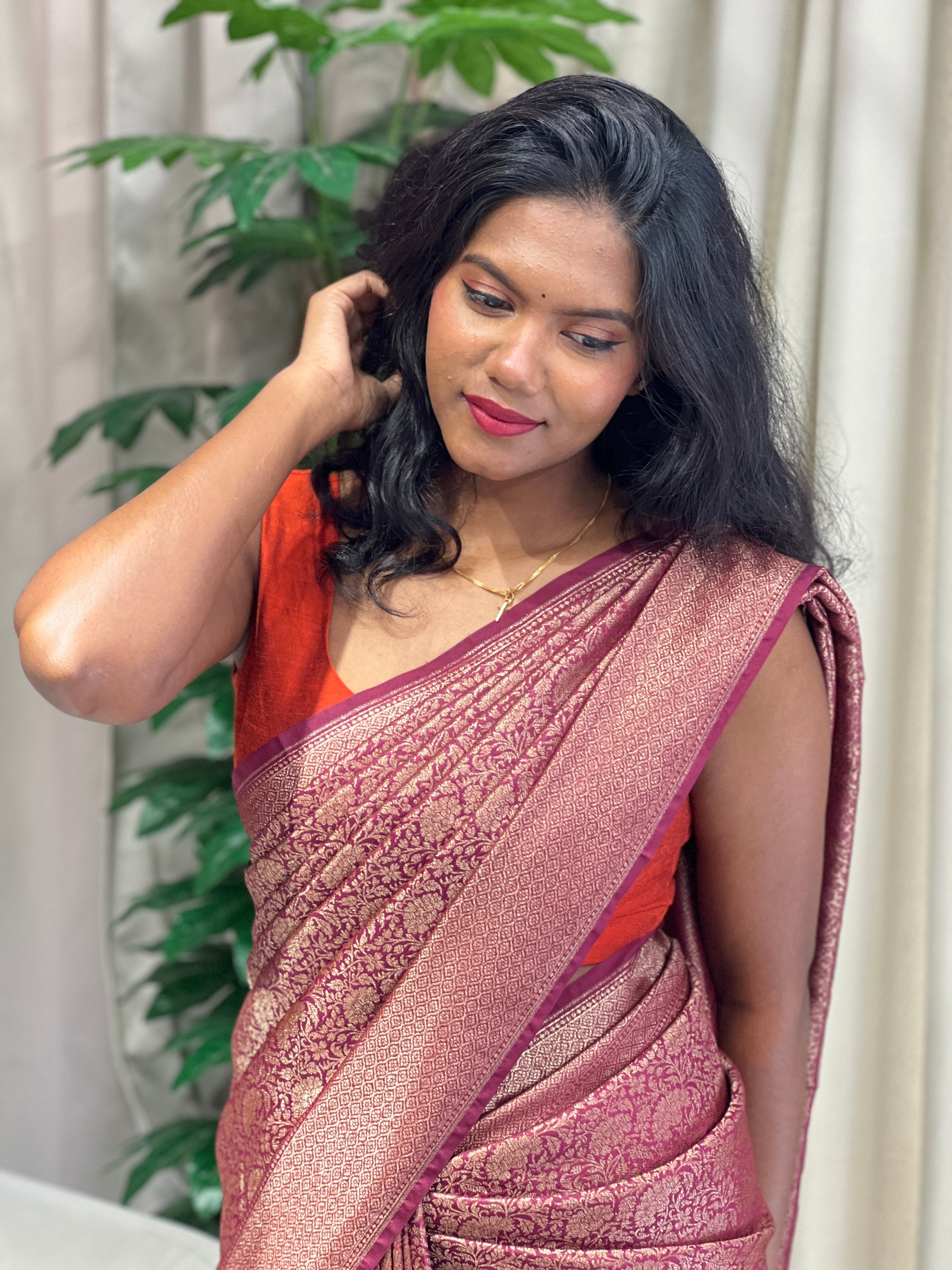 Antique Zari And Thread Woven Banarasi Saree | YNG1065