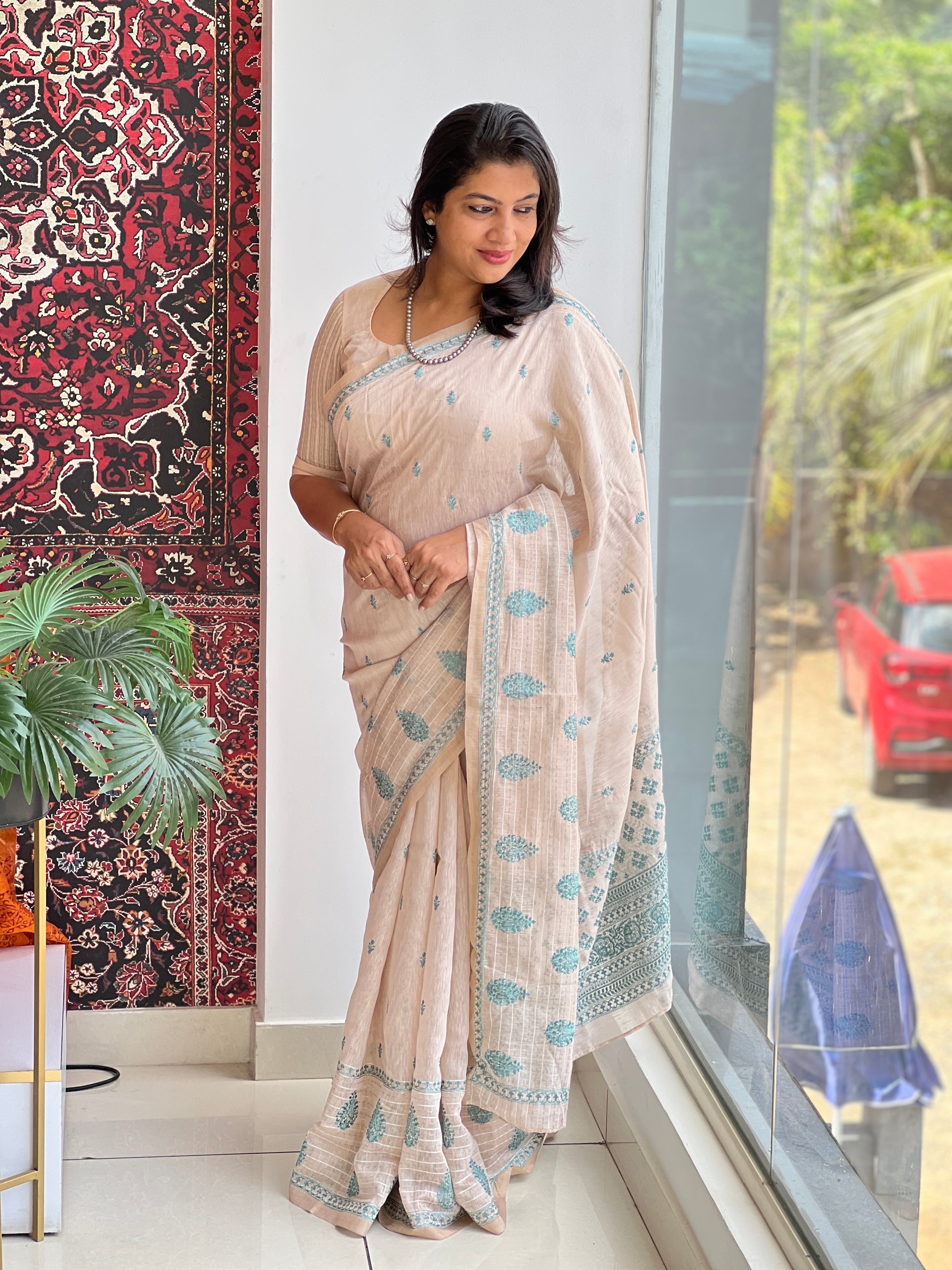 Computerized Embroidery Detailed Linen Saree | SSN300