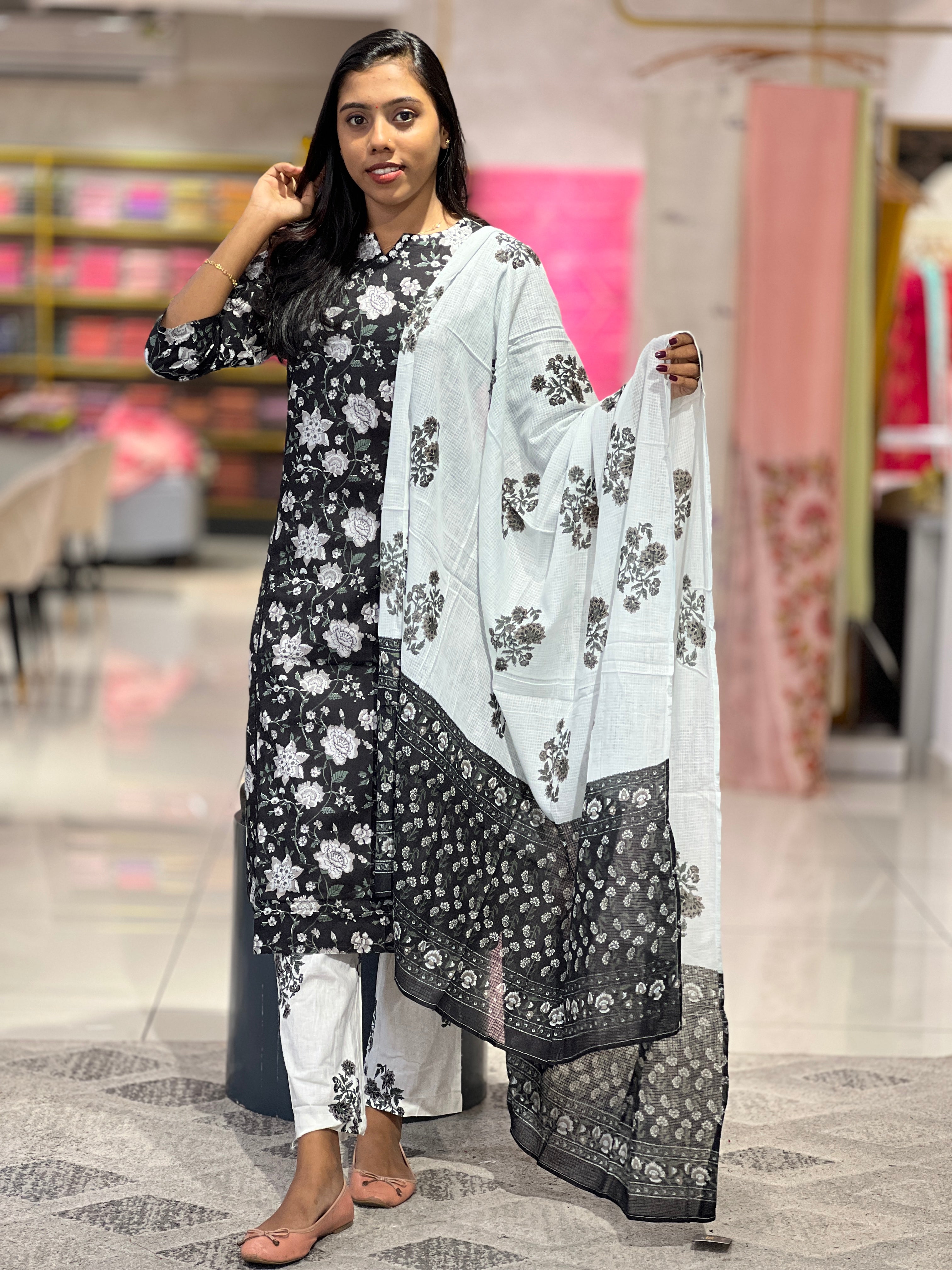 Floral Printed Pattern Cotton Kurta Set | NCF301