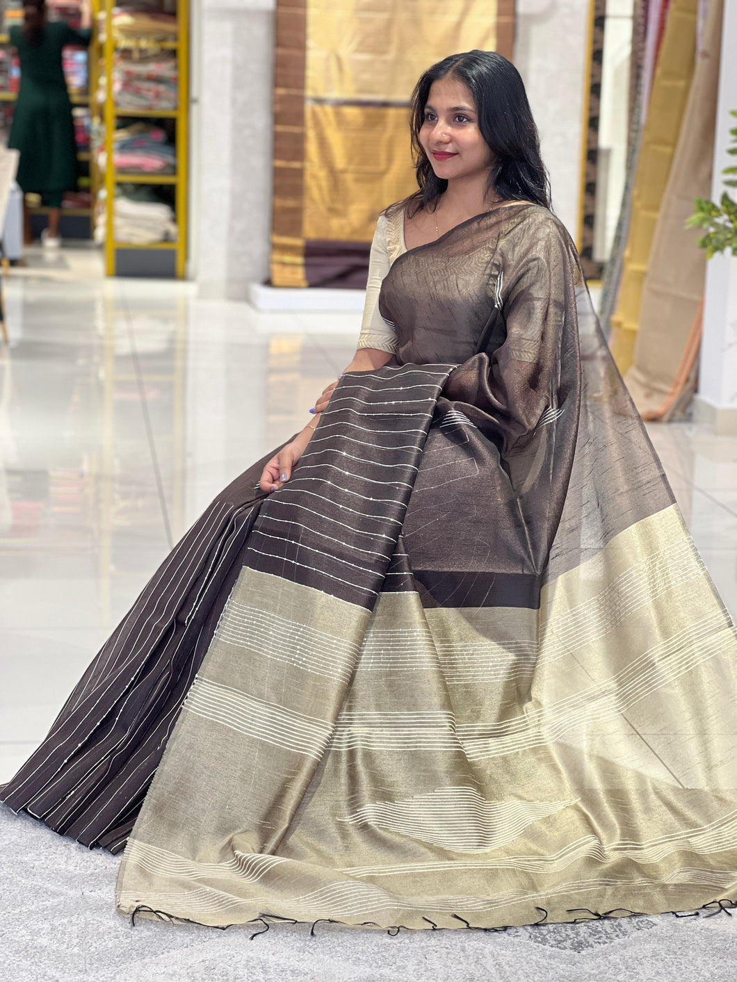 Kesiya Weaved Semi Silk Saree | PD404