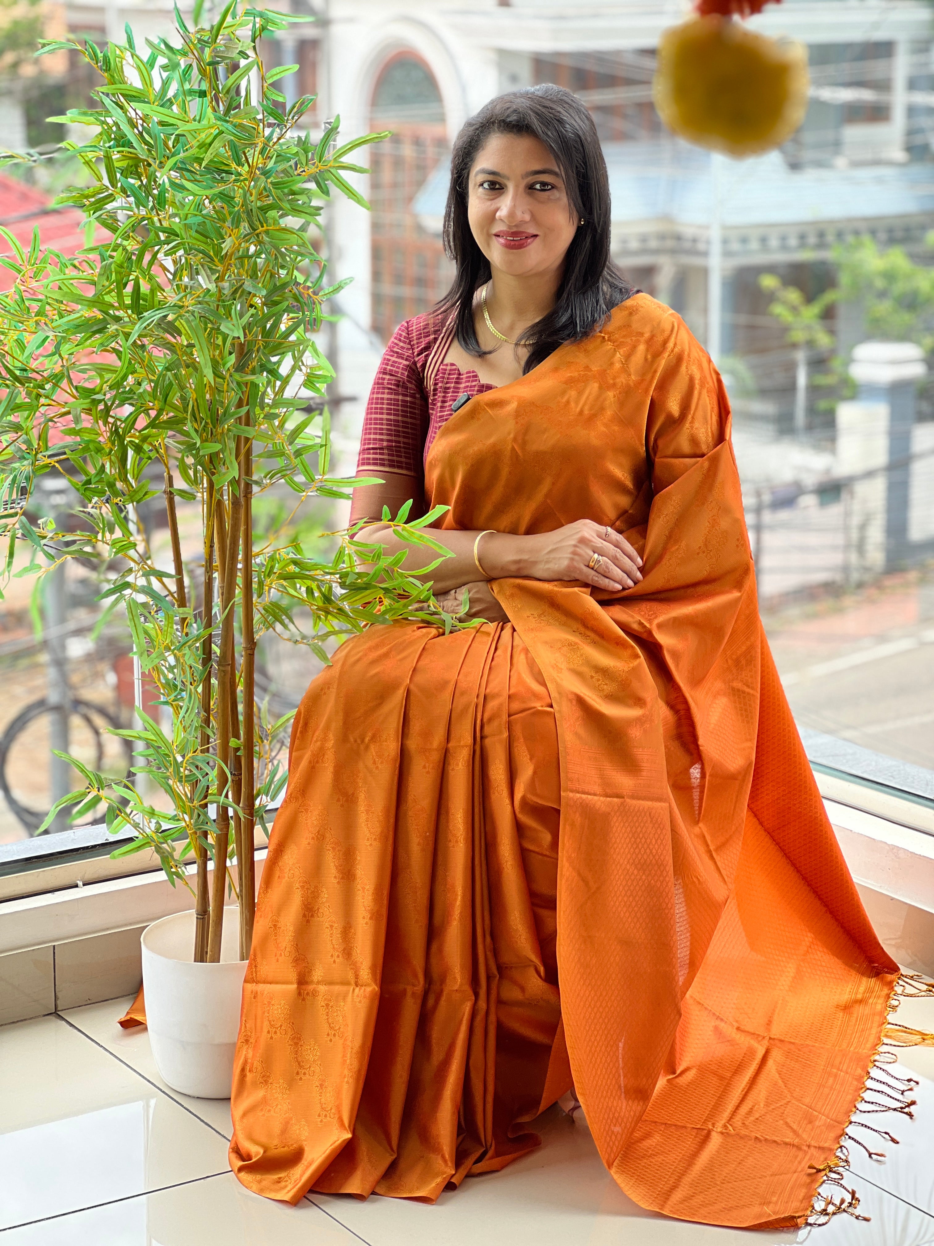Embossed Weaved Pattern Semi Soft Silk Saree | RTD115