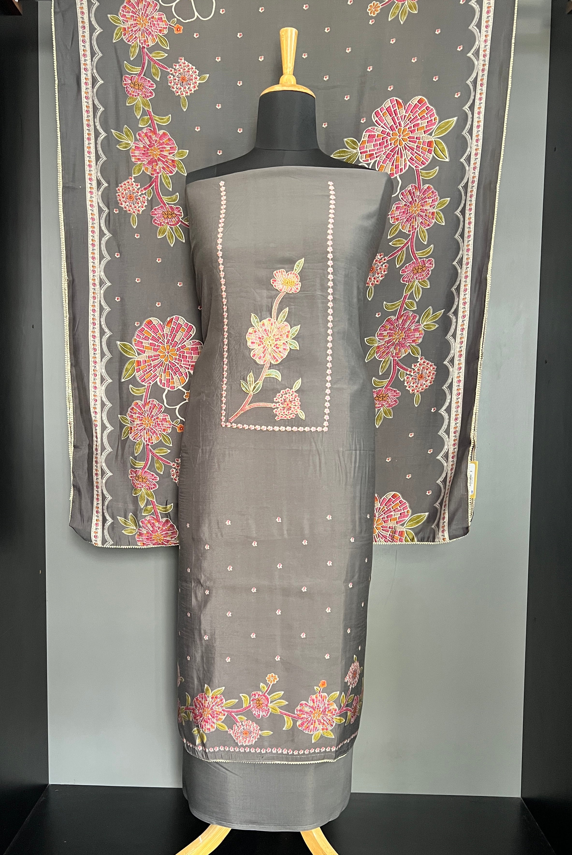 Floral Mechine Embroidery Mul Chanderi Salwar Set | SW2465