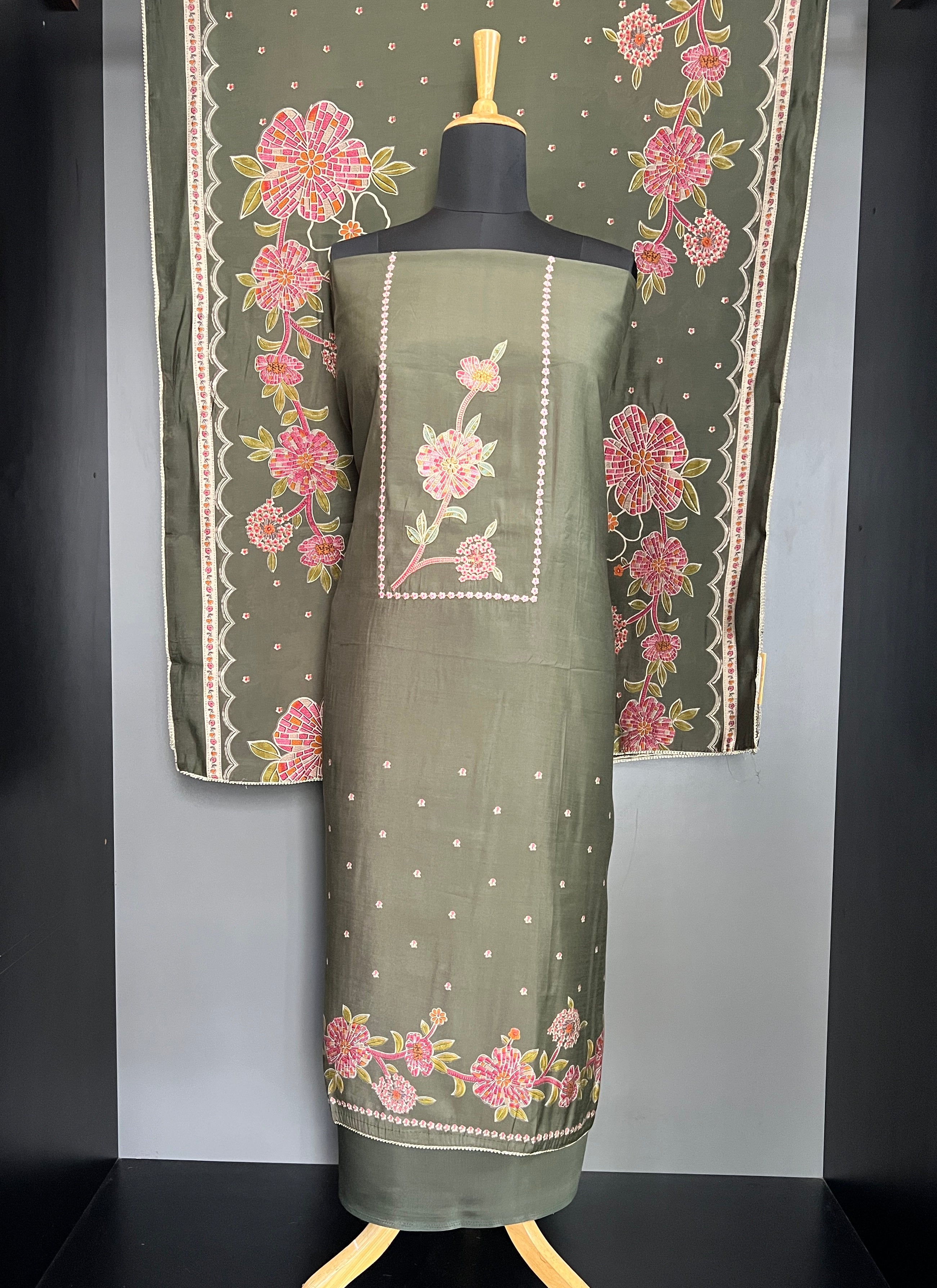 Floral Mechine Embroidery Mul Chanderi Salwar Set | SW2468