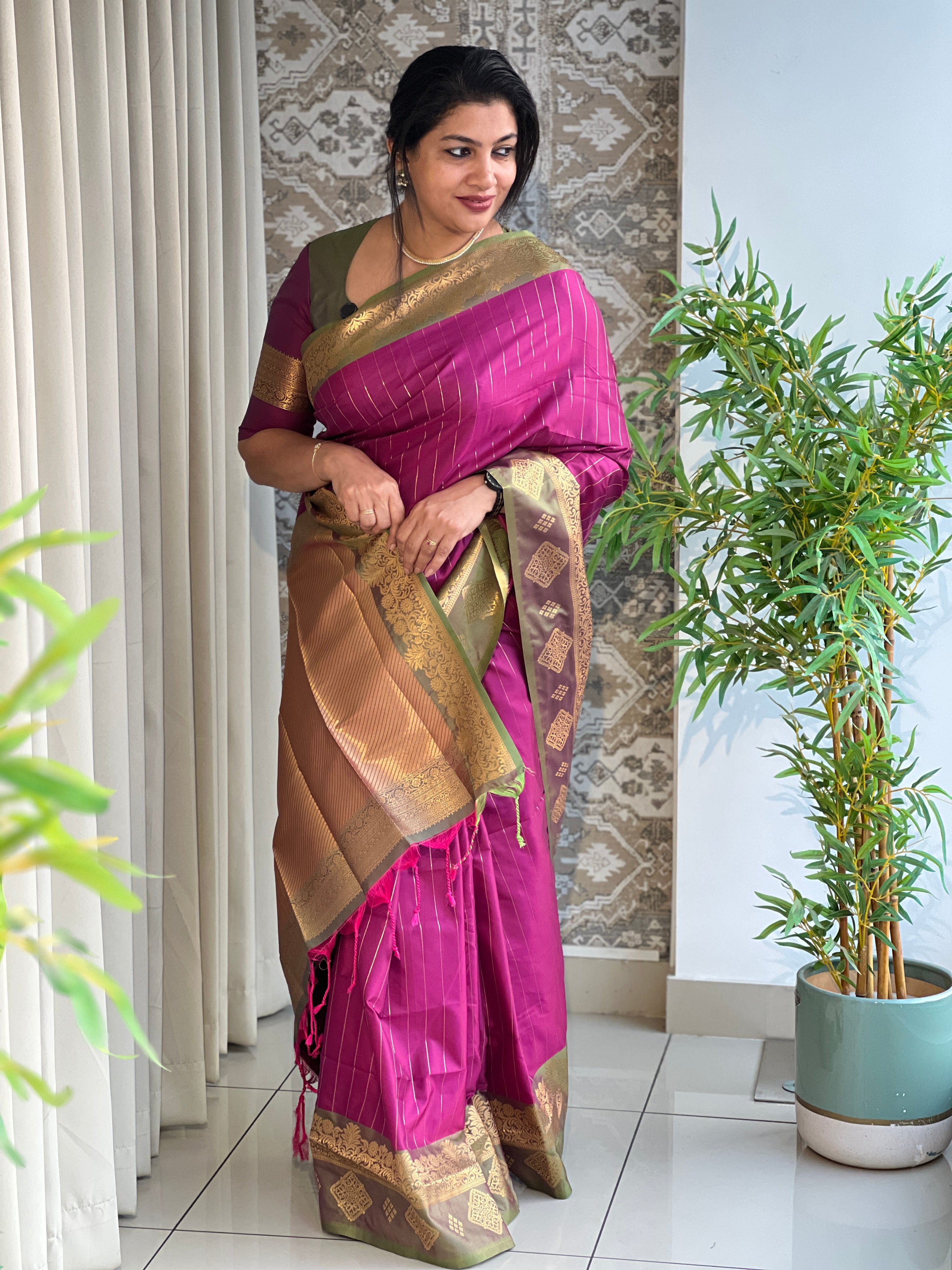 Traditional Zari Woven Semi Silk Saree | HT335