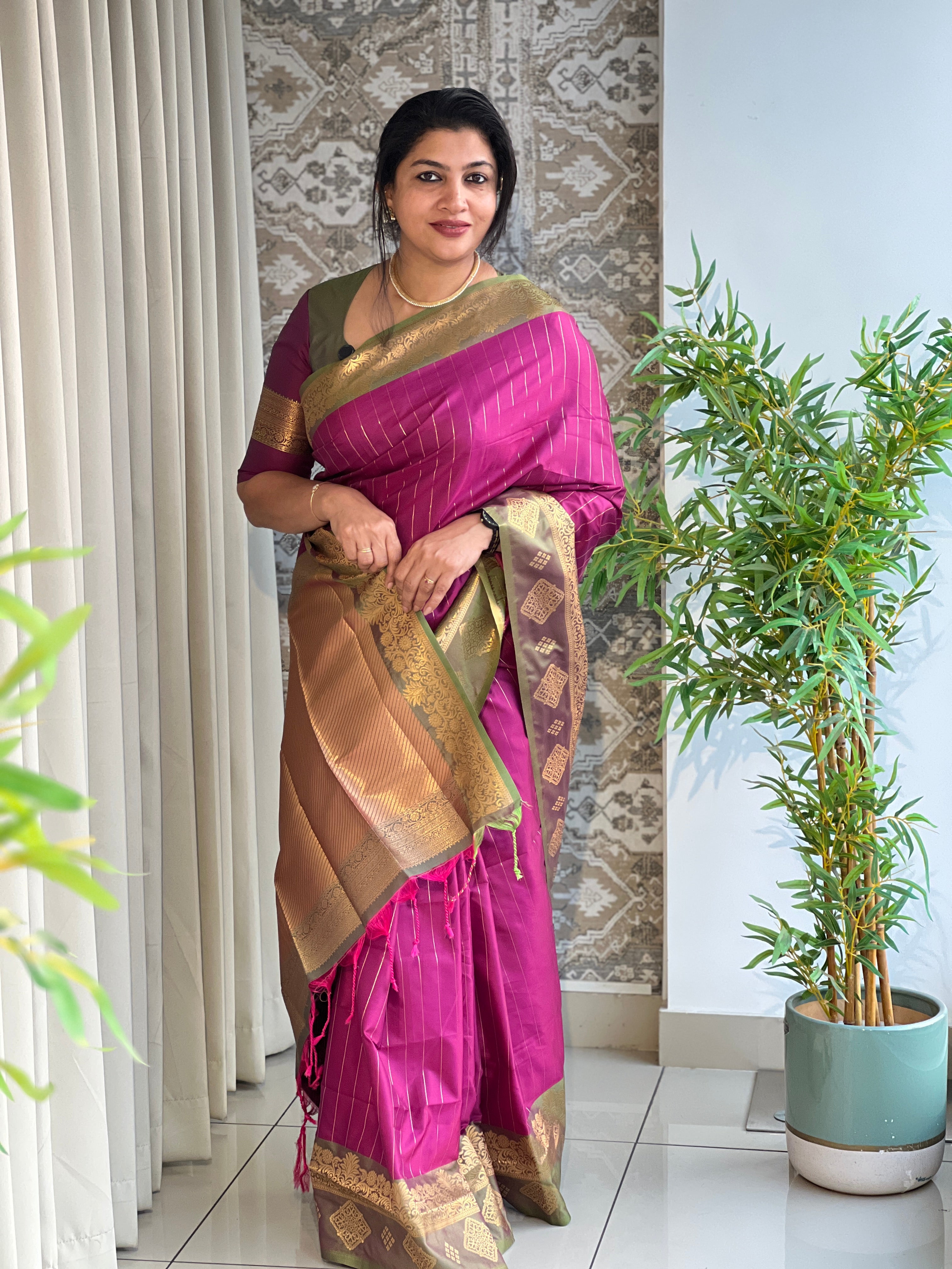 Traditional Zari Woven Semi Silk Saree | HT335