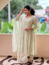 Hand Embroidered Chanderi Finish Kurta set | SNC104