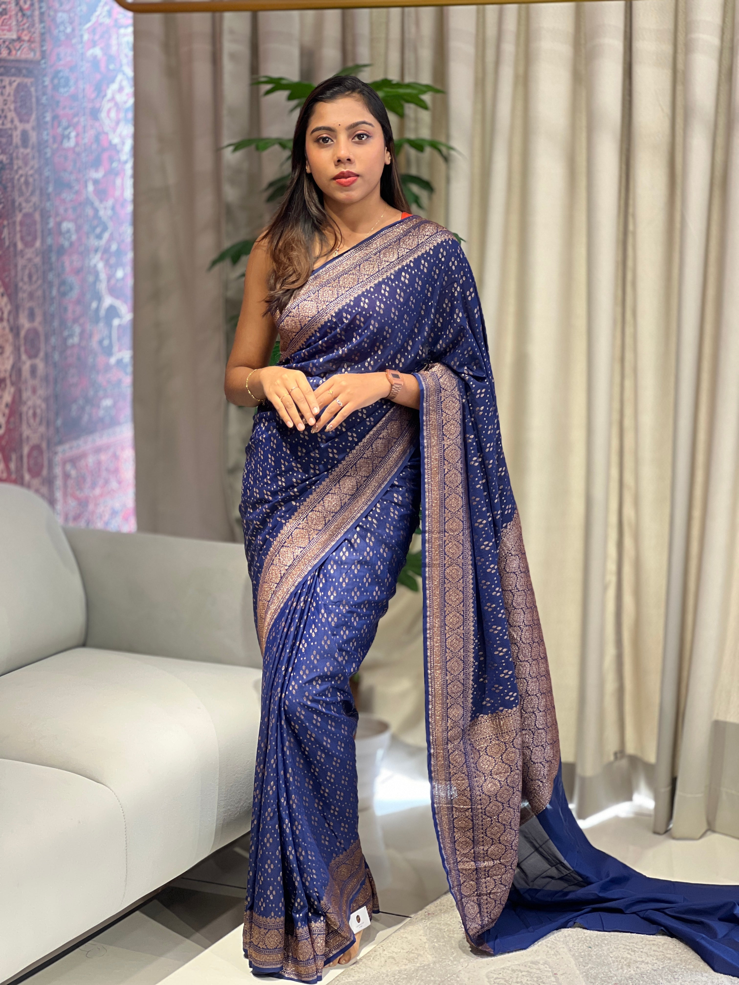 Zari And Thread Woven Georgette Banarasi Saree | YNG1058