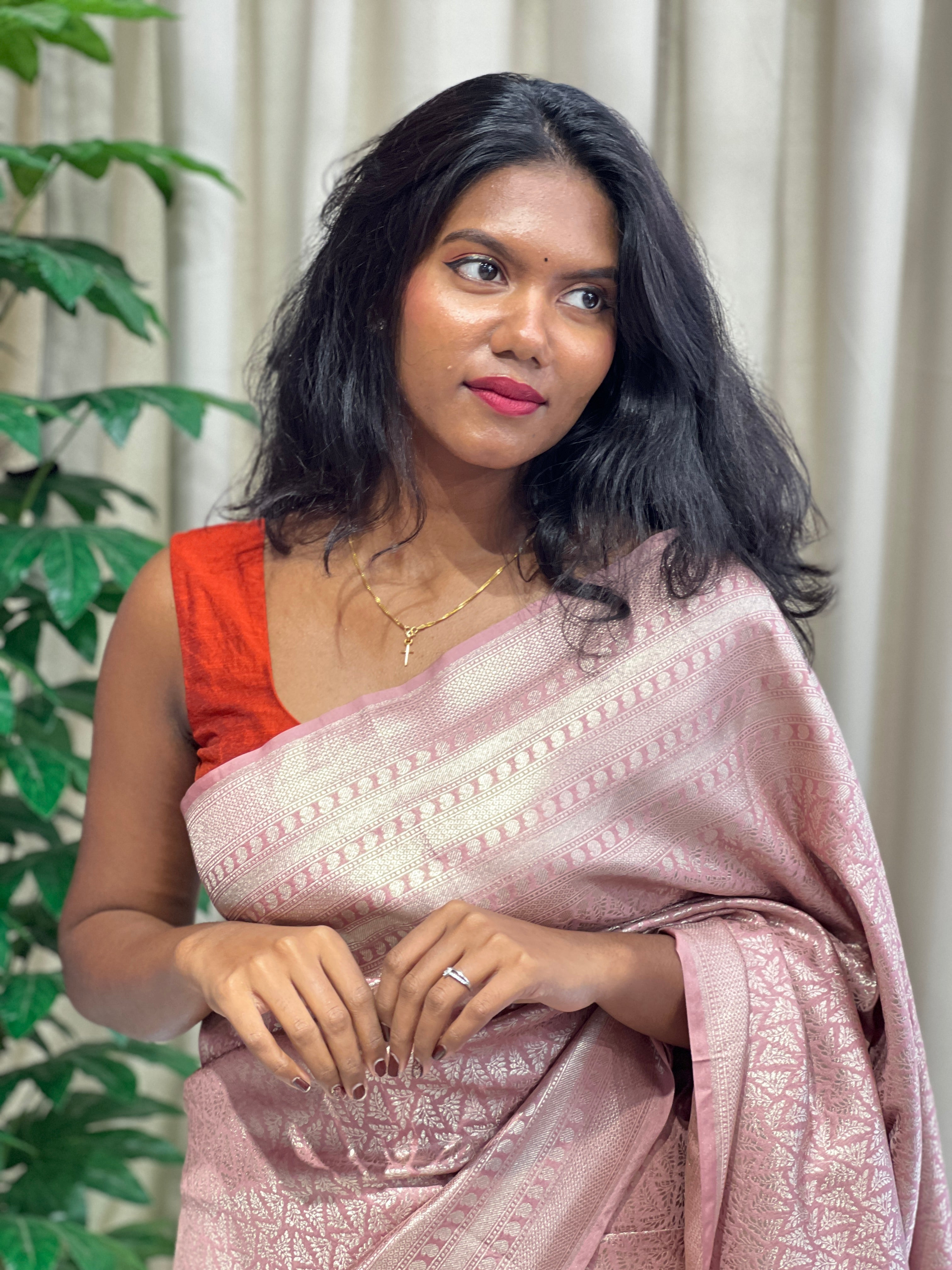 Leaf Patterned Zari Woven Banarasi Saree | YNG1053