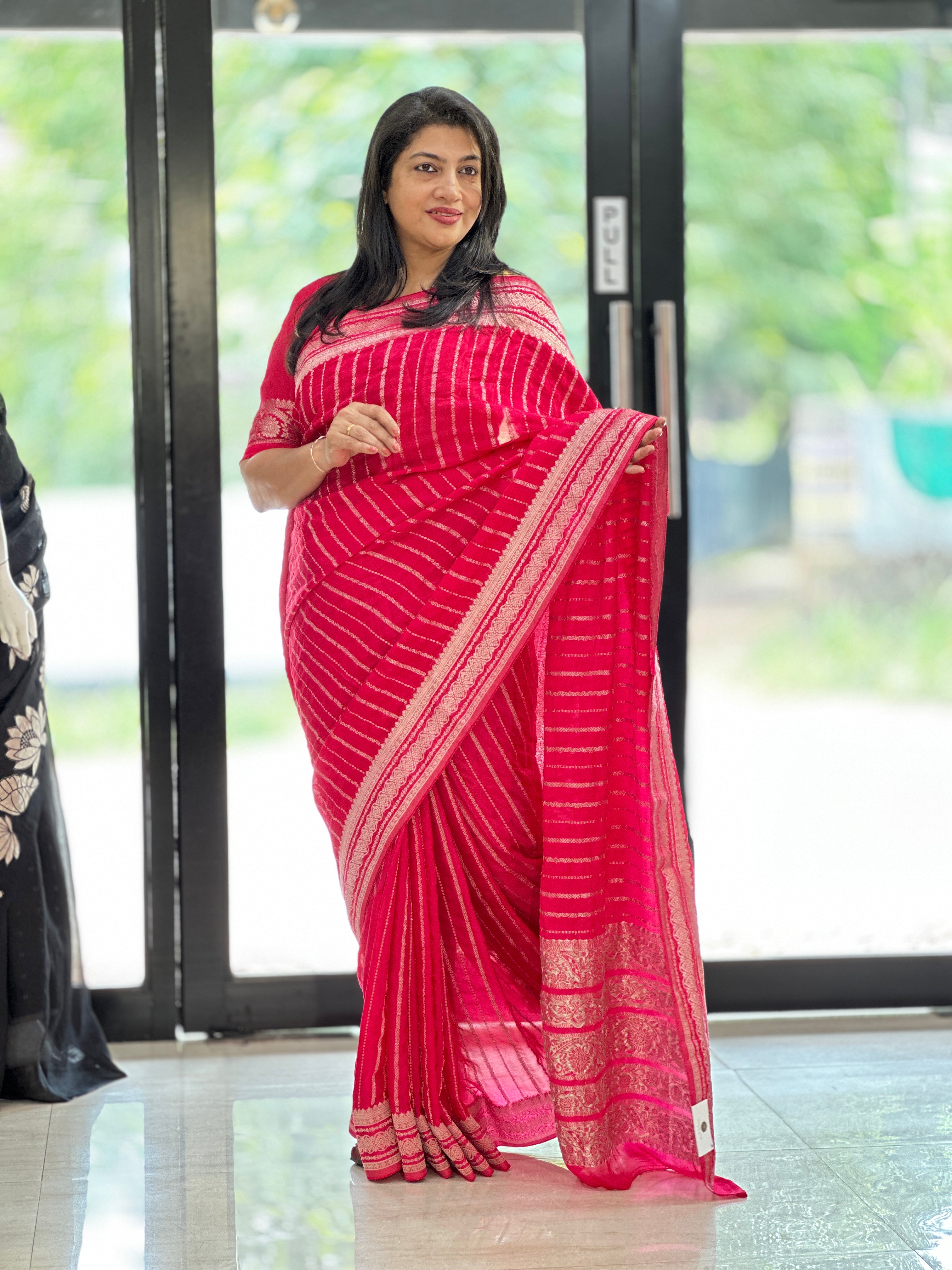 Vertical Lehar Pattern Banarasi Silk Saree | YNG1106