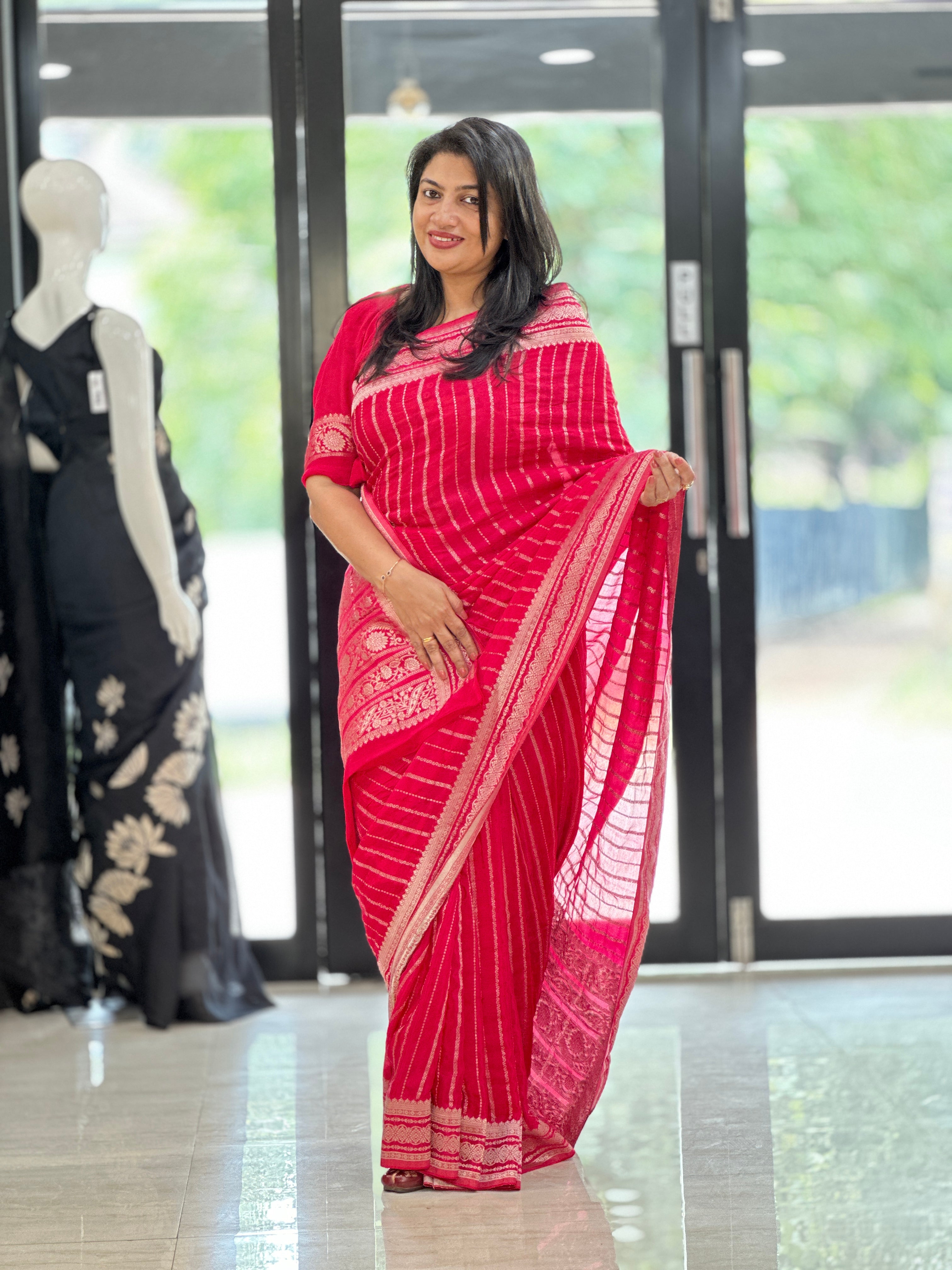 Vertical Lehar Pattern Banarasi Silk Saree | YNG1106